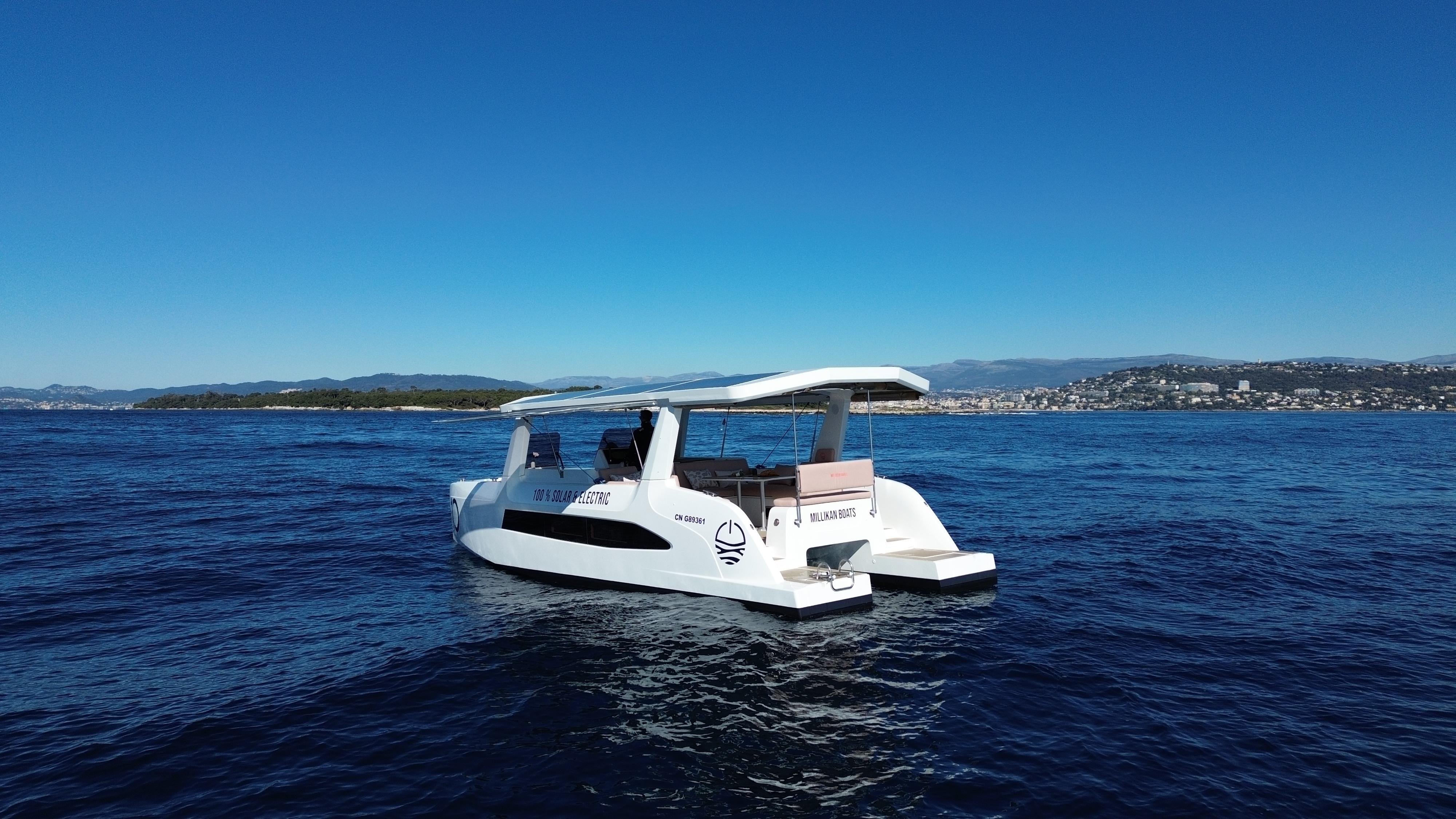 Private Full-Day Electric Catamaran Cruise in Calanques National Park