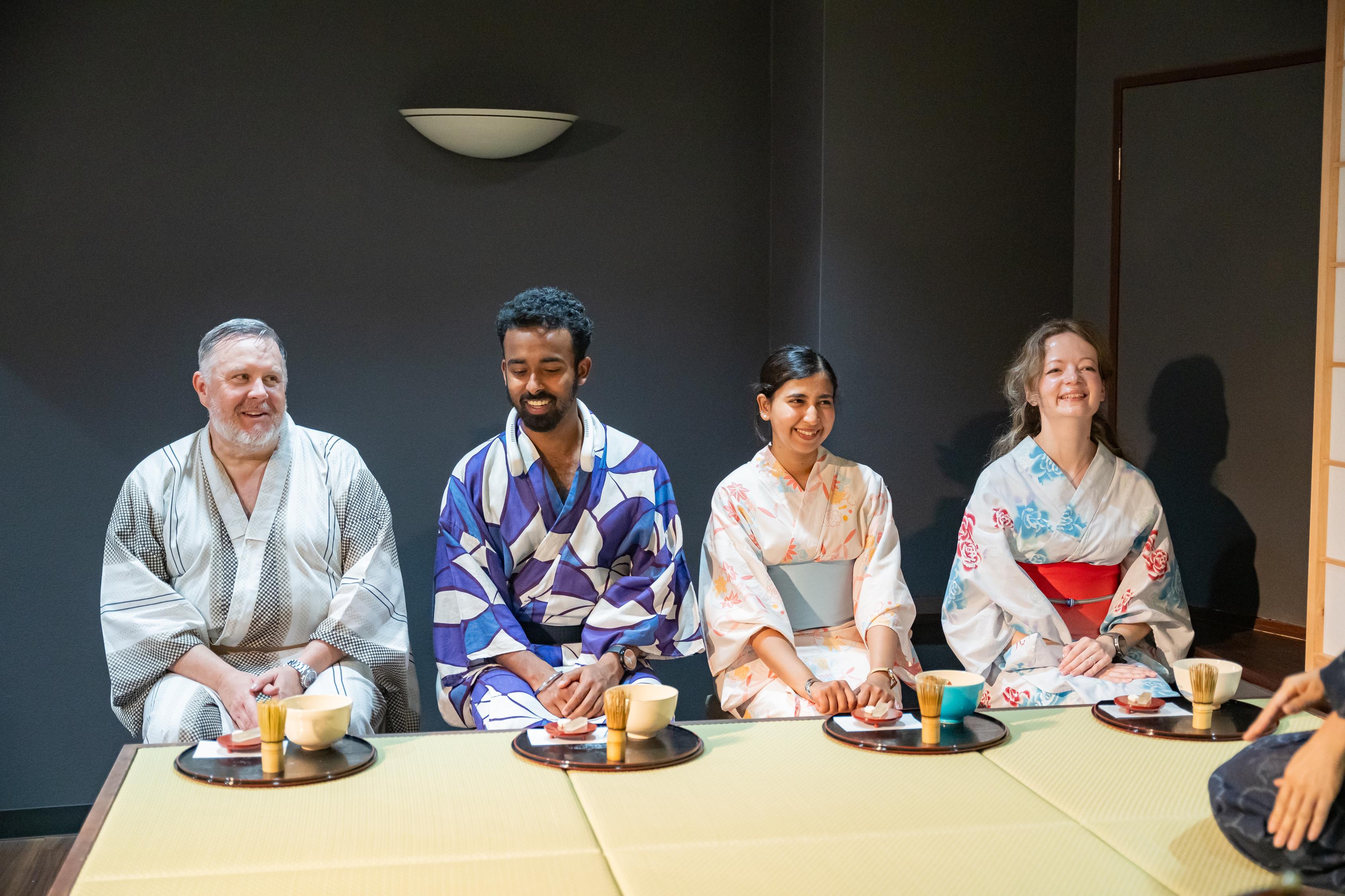 Traditionell teceremoni i Gion med matcha & lokala sötsaker
