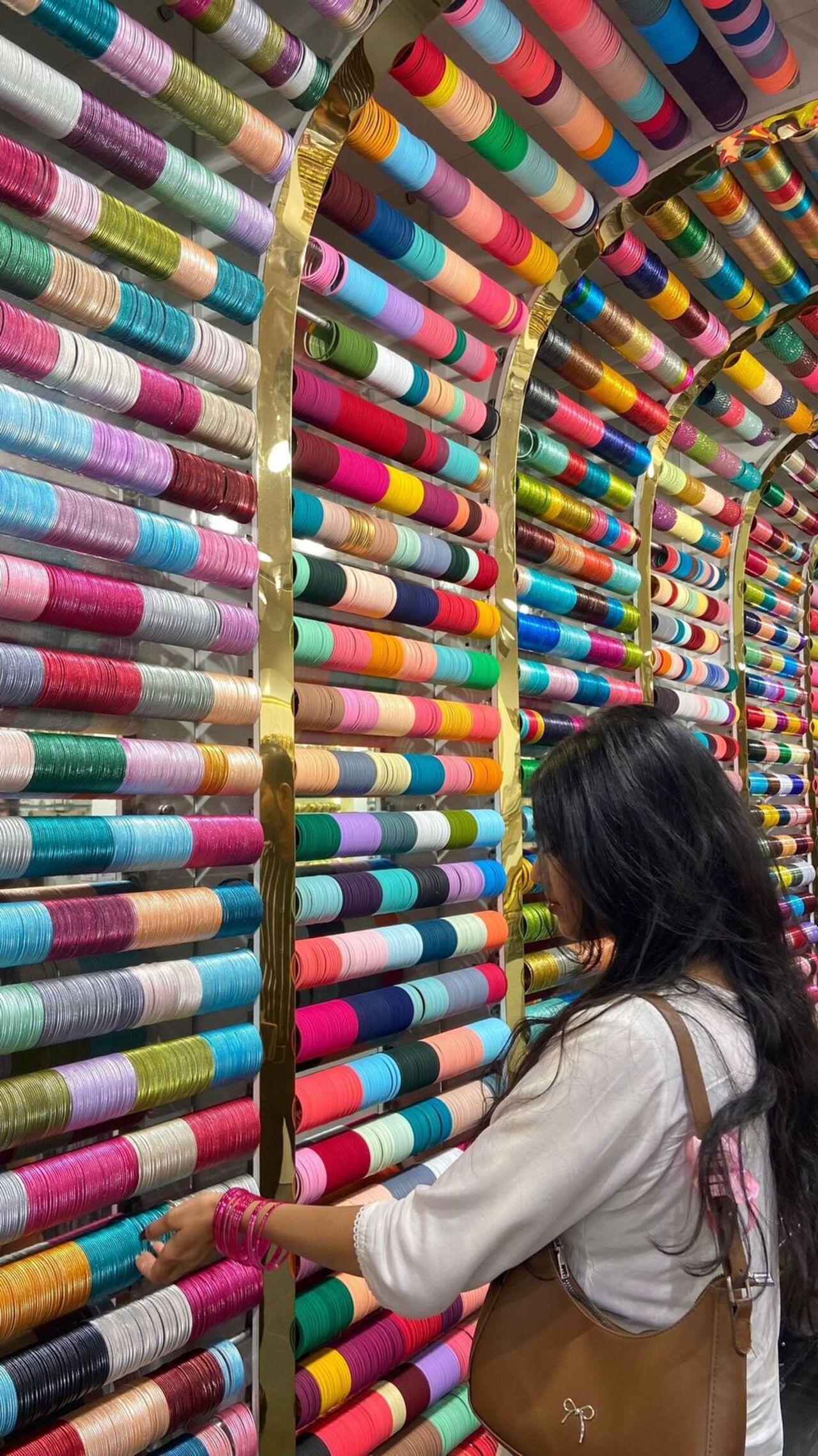 Delhi Personal Shopping Tour with Local Female Expert