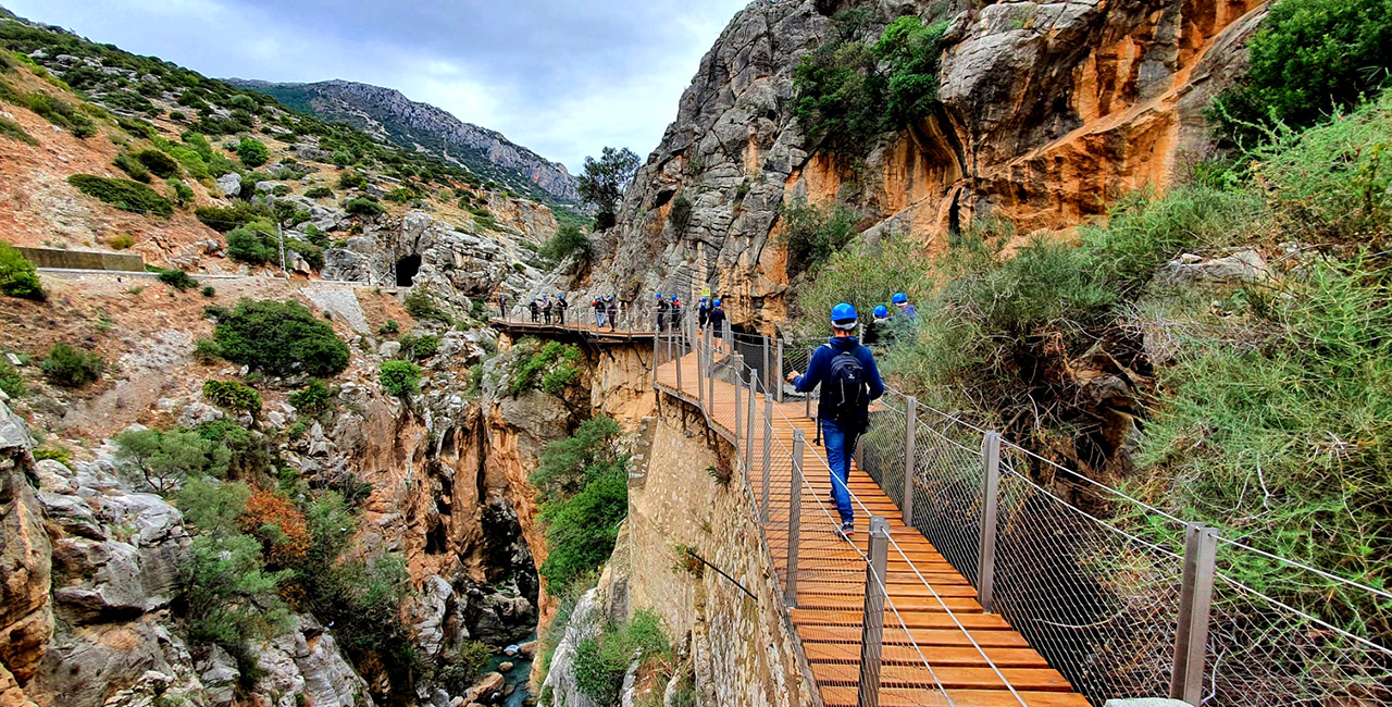 Caminito del Rey guided tour from Málaga — cliffside walkway above the Gaitanes Gorge, Andalusia — image 3