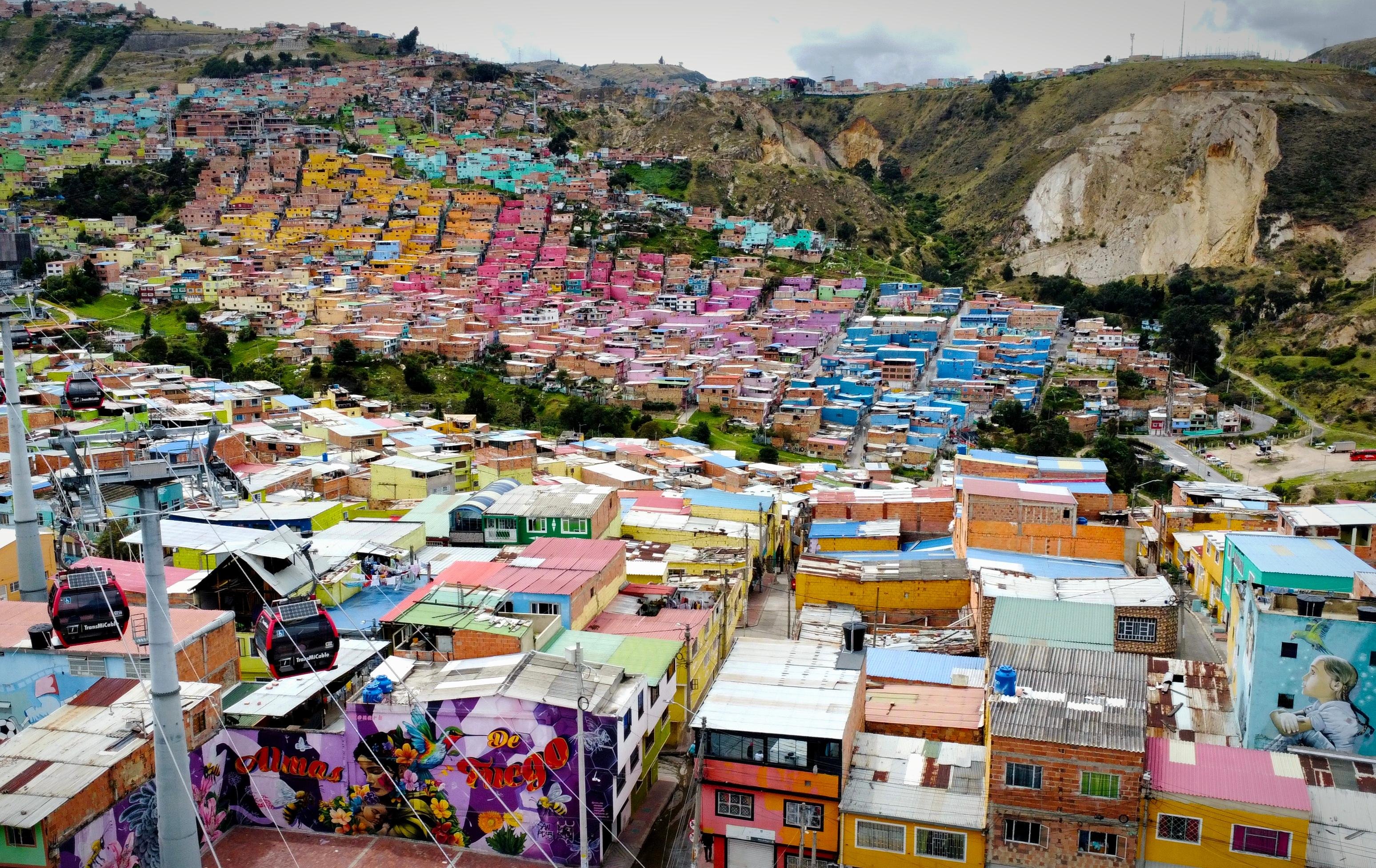 El Paraíso Favela Walking Tour with Cable Car