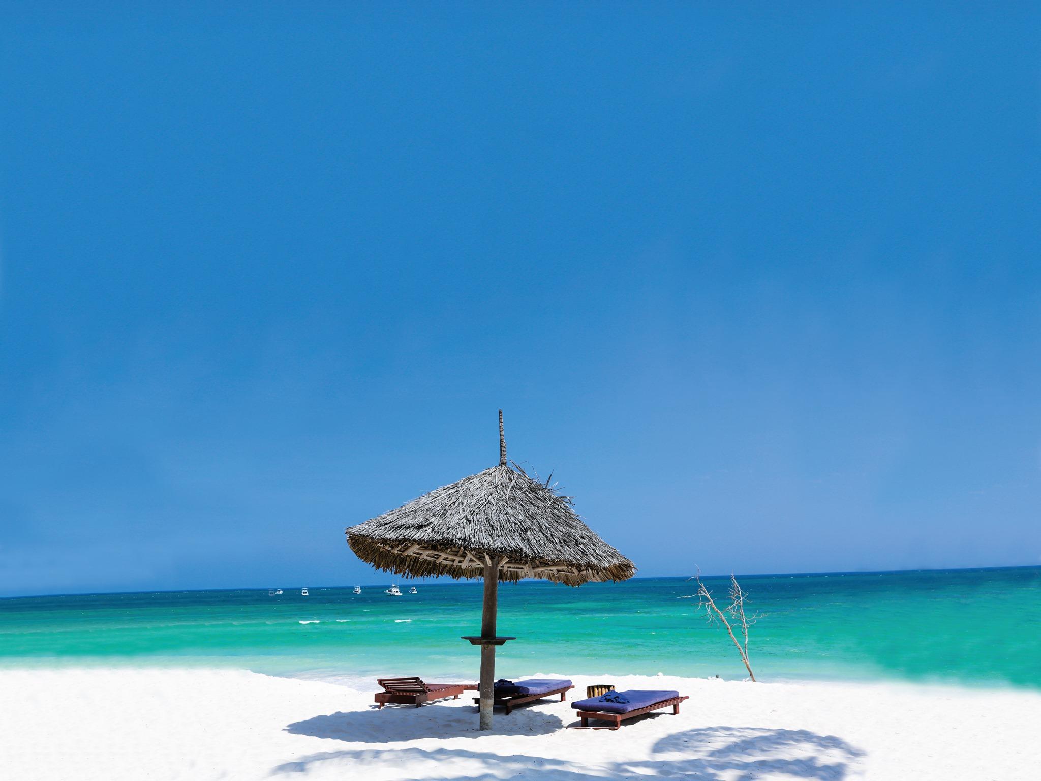 Zanzibar Full-Day Adventure: Sea Turtles, Kuza Cave & Paje Beach