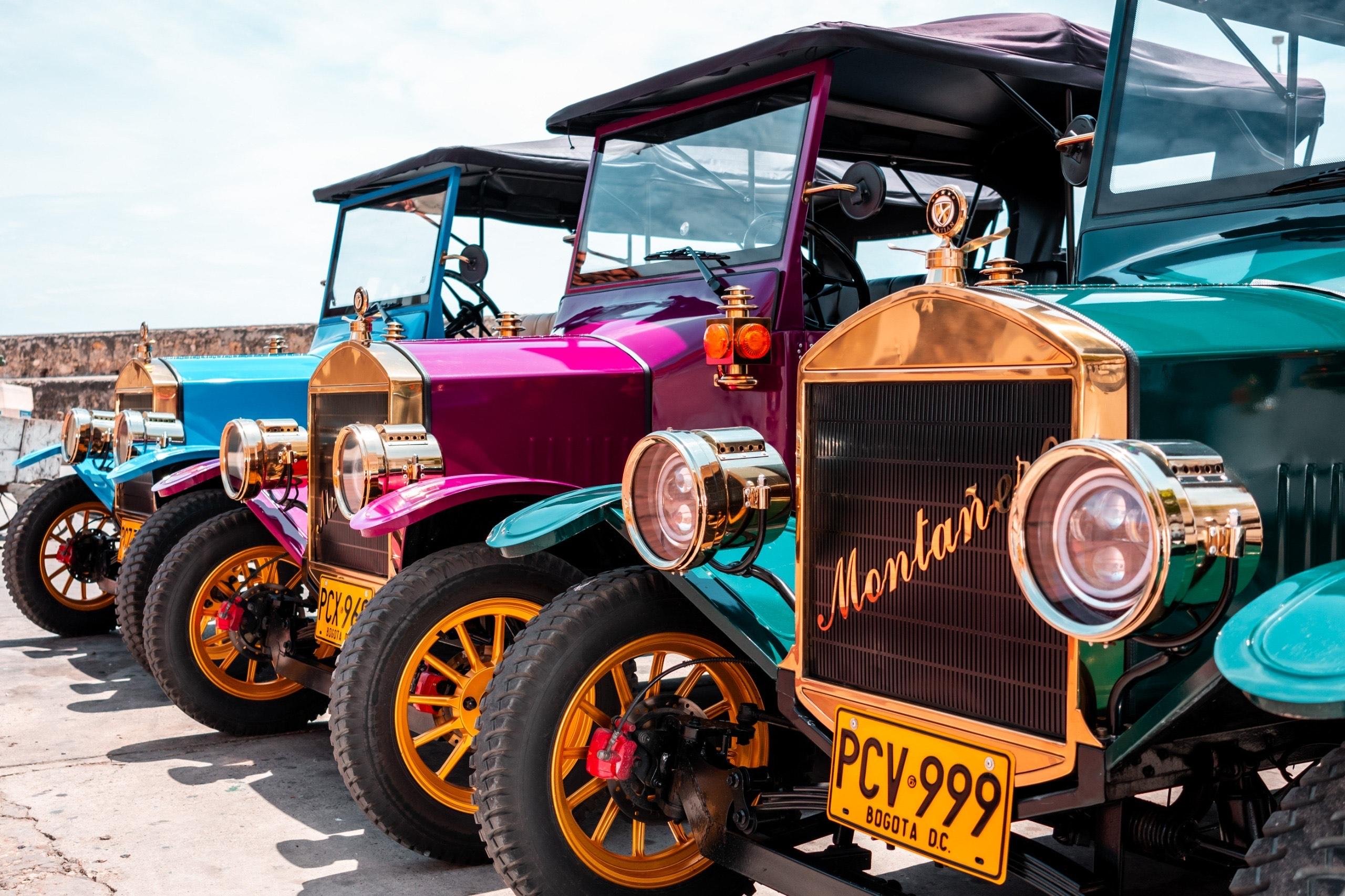 Cartagena: Walled City Dinner and Electric Car Tour