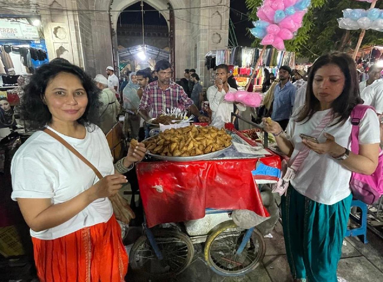 Hyderabad Culinary Heritage: Guided Street Food Walk