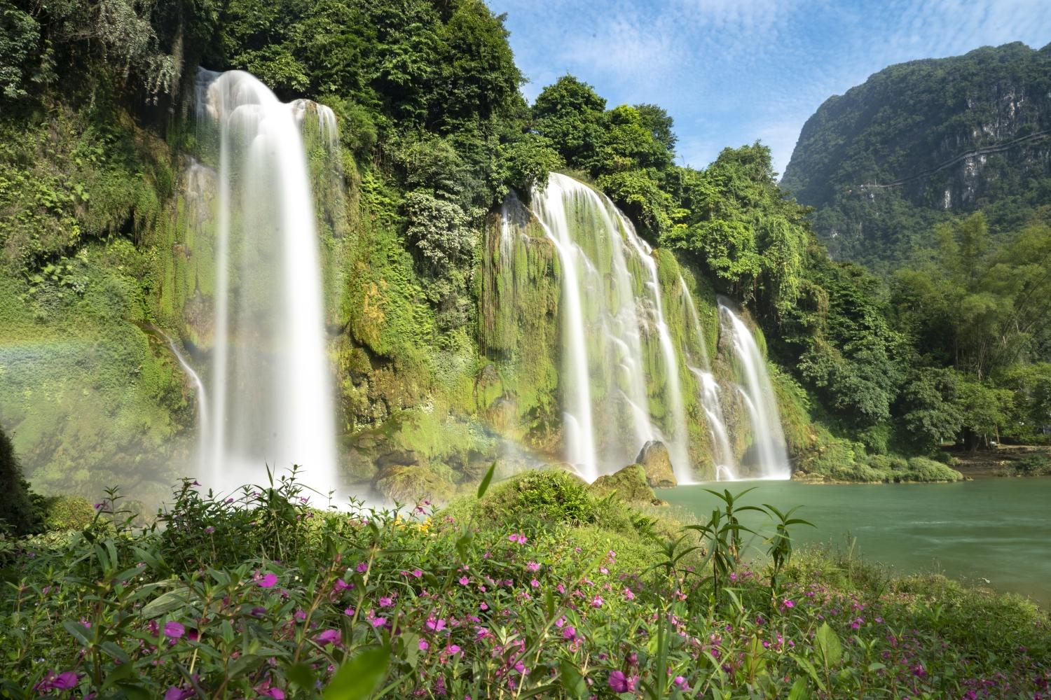 2-Day Ban Gioc Waterfall Adventure from Hanoi