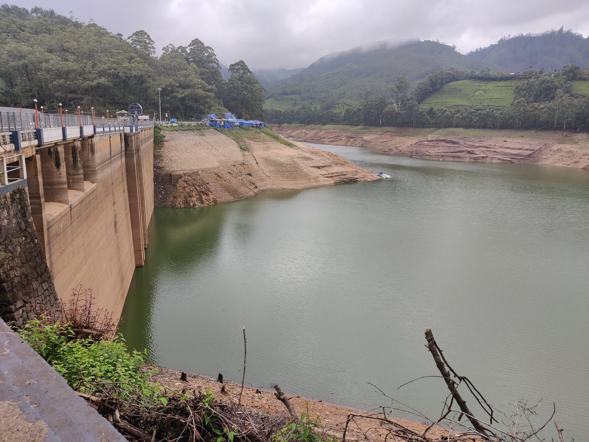 5-Day Kerala Escape: Munnar Hills, Thekkady Wildlife & Alleppey Houseboat