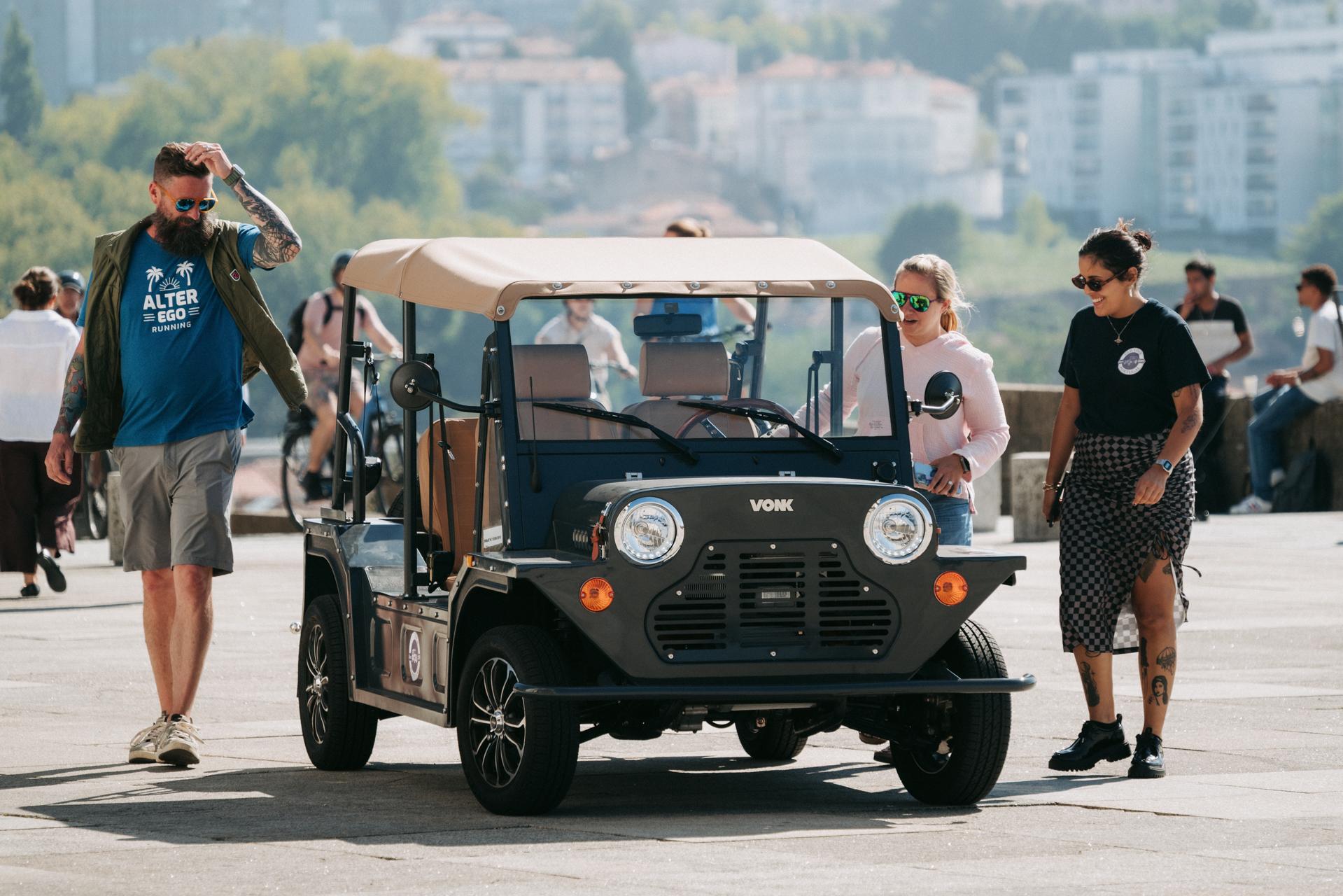 Classic Car Tour Through Porto's Historic Heart