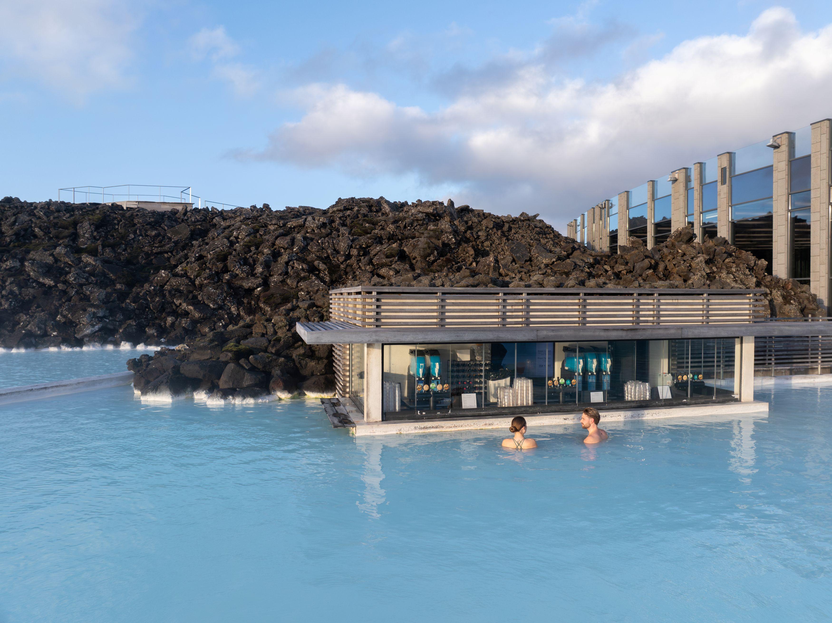 Blue Lagoon Premium Package: Reykjavík Transfers & Full Access