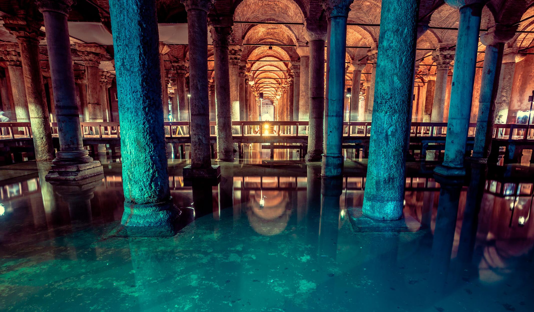 Istanbul: Hagia Sophia, Topkapi Palace & Basilica Cistern Skip-the-Line Bundle