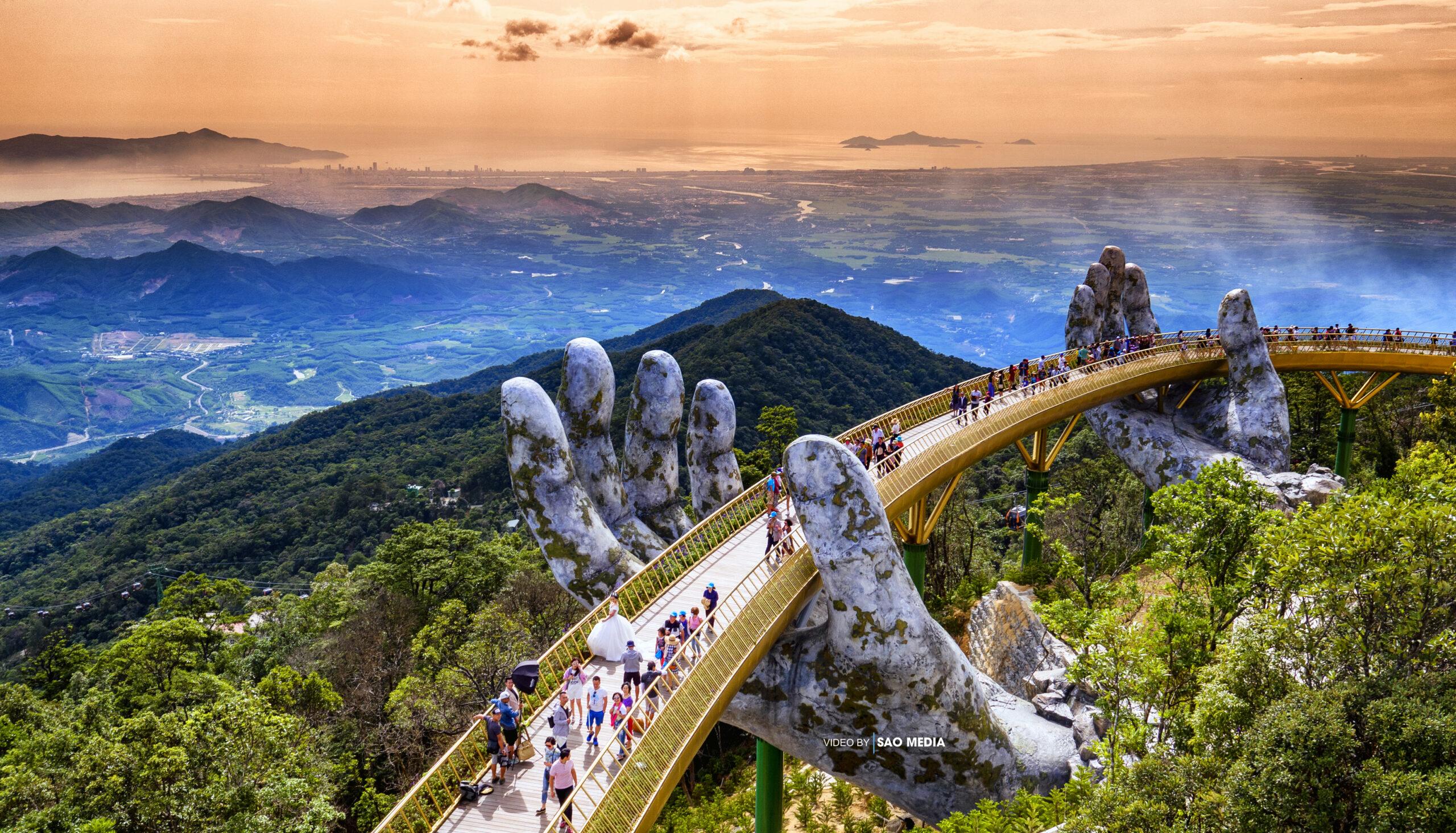 Ba Na Hills & Golden Bridge Round-Trip Transfer from Da Nang or Hoi An