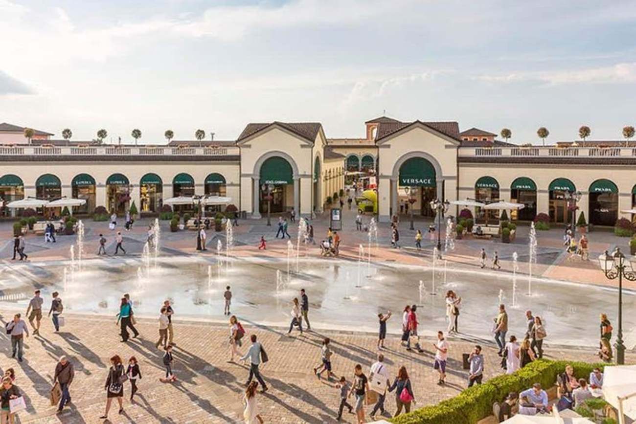 Serravalle Designer Outlet: Private Day Trip from Milan