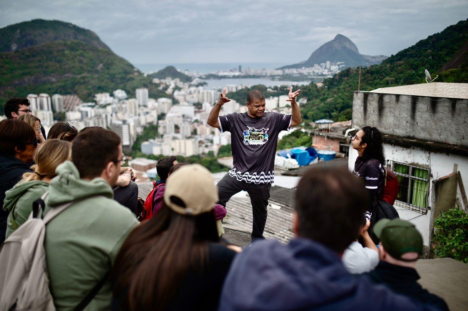 Rio de Janeiro: Santa Marta Favela Guided Walking Tour