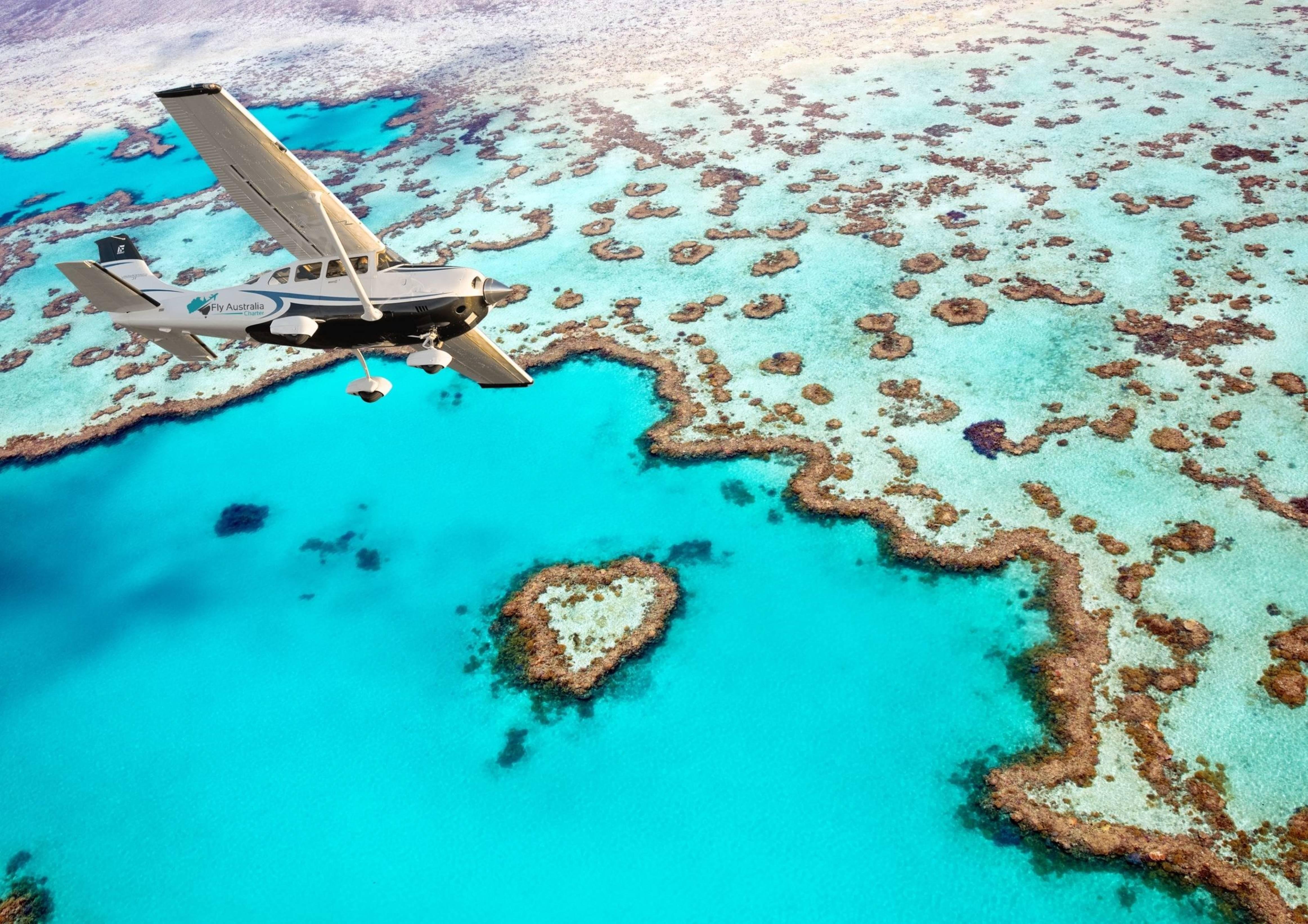 Airlie Beach: Whitsunday Islands & Heart Reef Scenic Flight