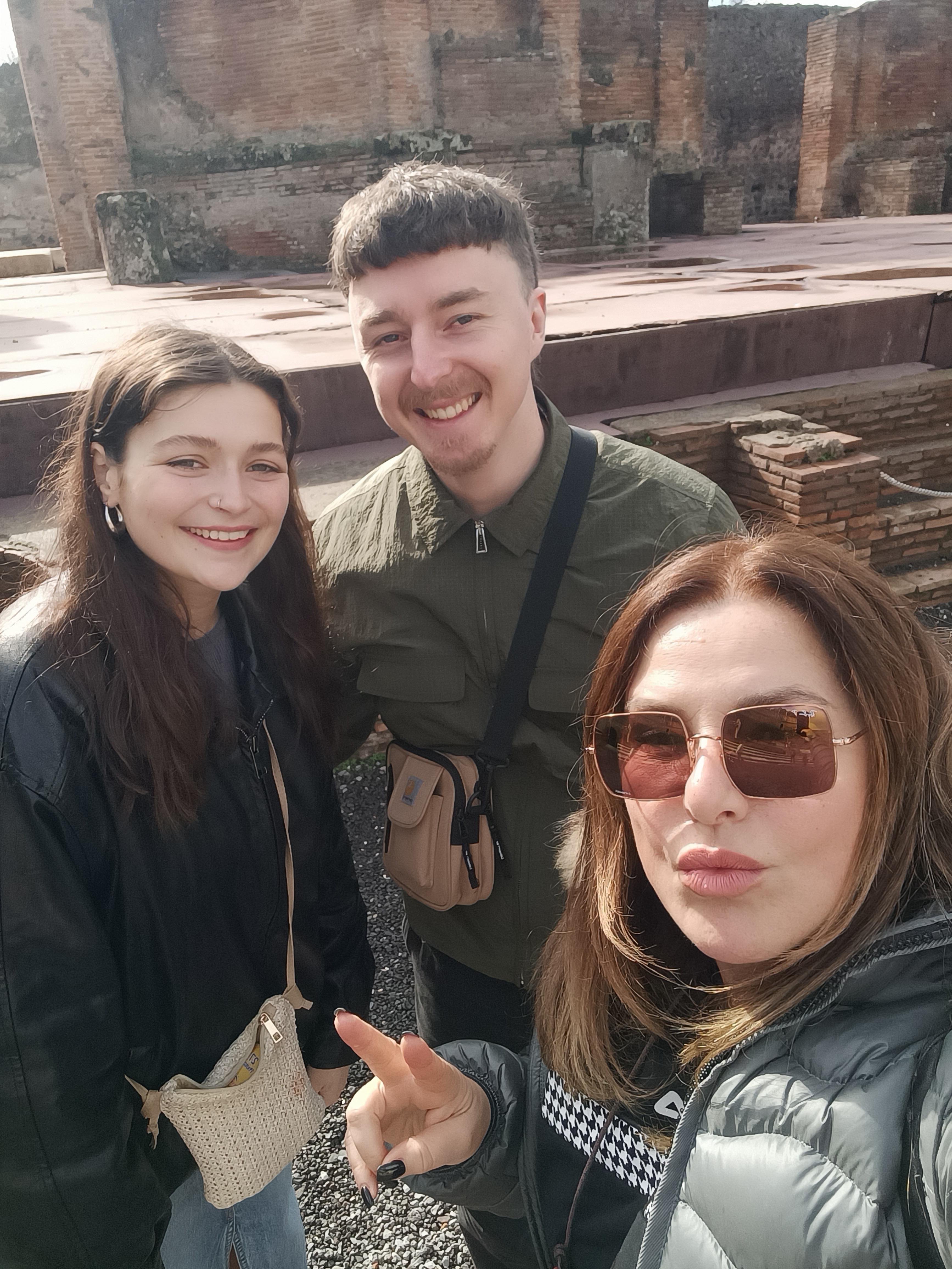 Positano to Naples Transfer with Pompeii Stop