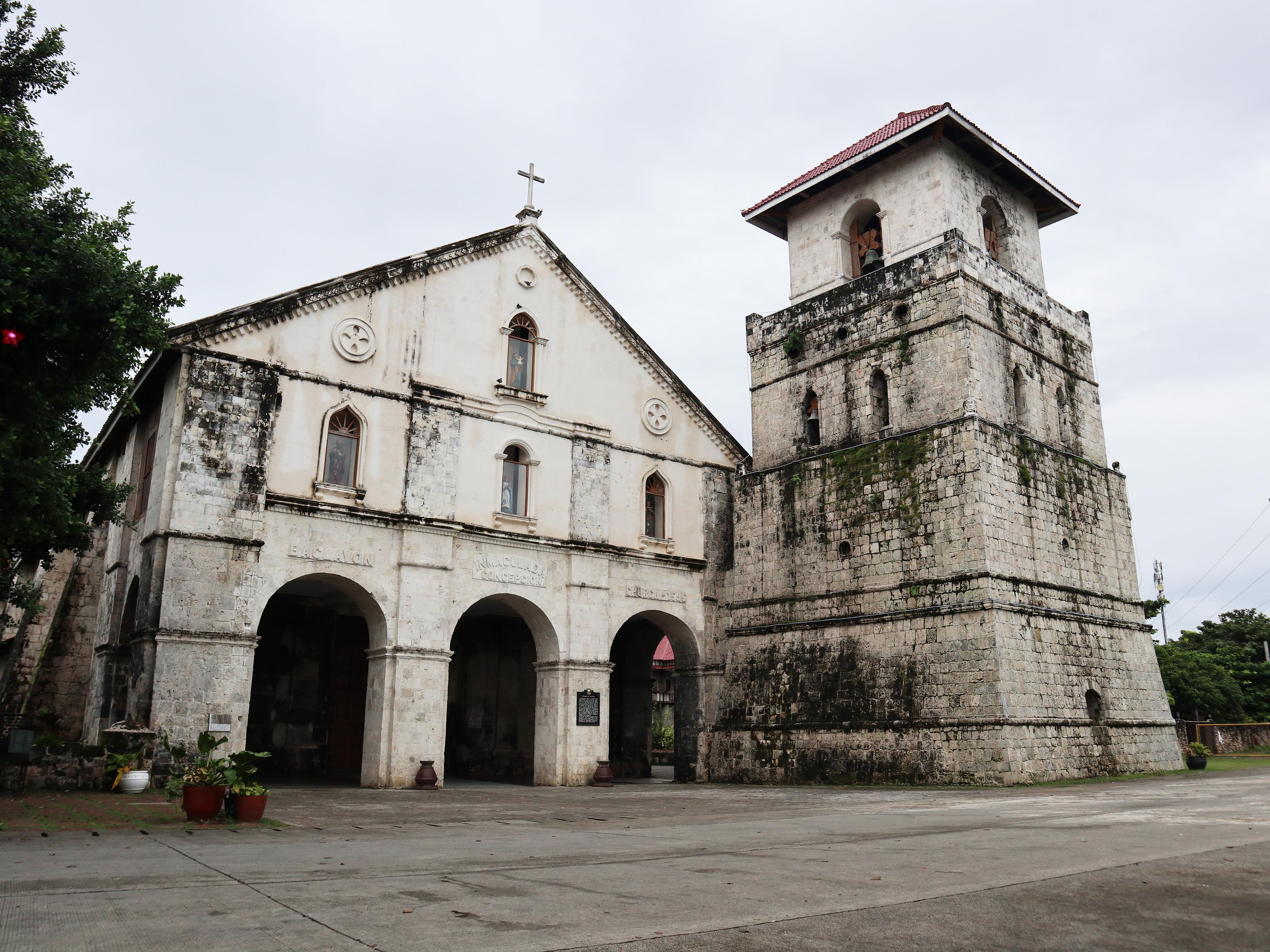 Bohol Countryside Day Tour from Cebu with Loboc River Cruise Lunch