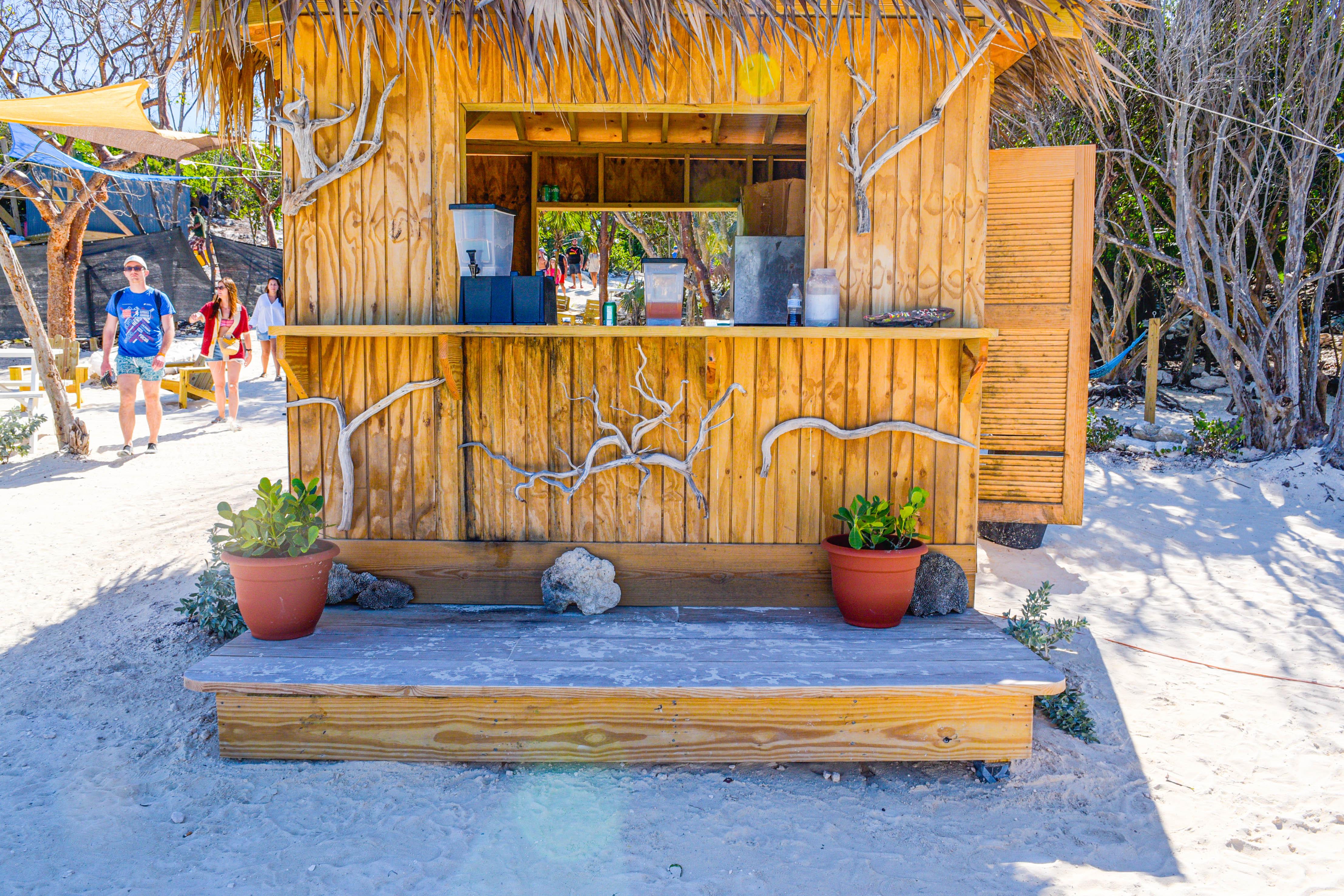Nassau 3-Island Speedboat Adventure: Pigs, Turtles & Snorkeling