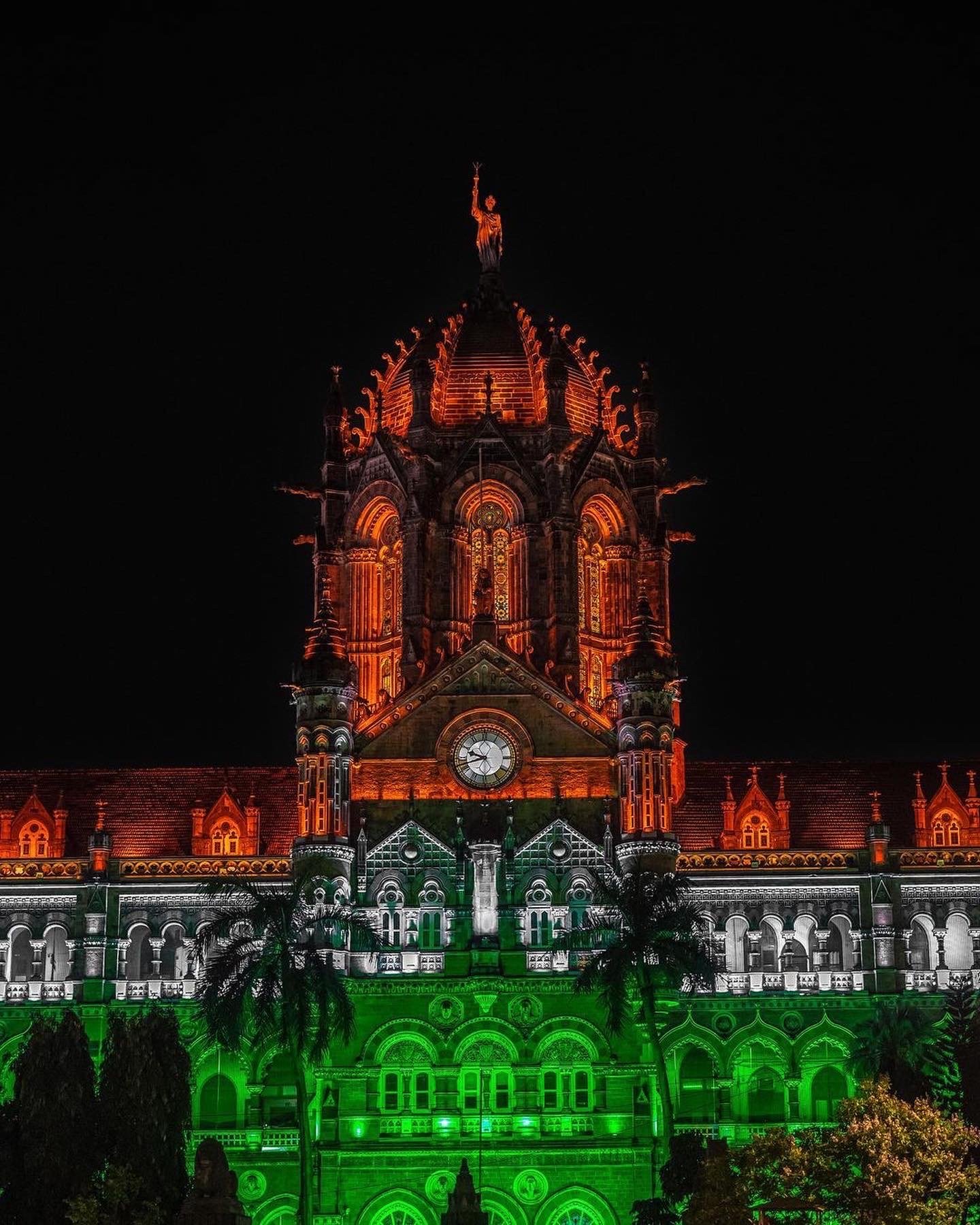 Customizable Mumbai City Explorer: Day & Night Private Tours