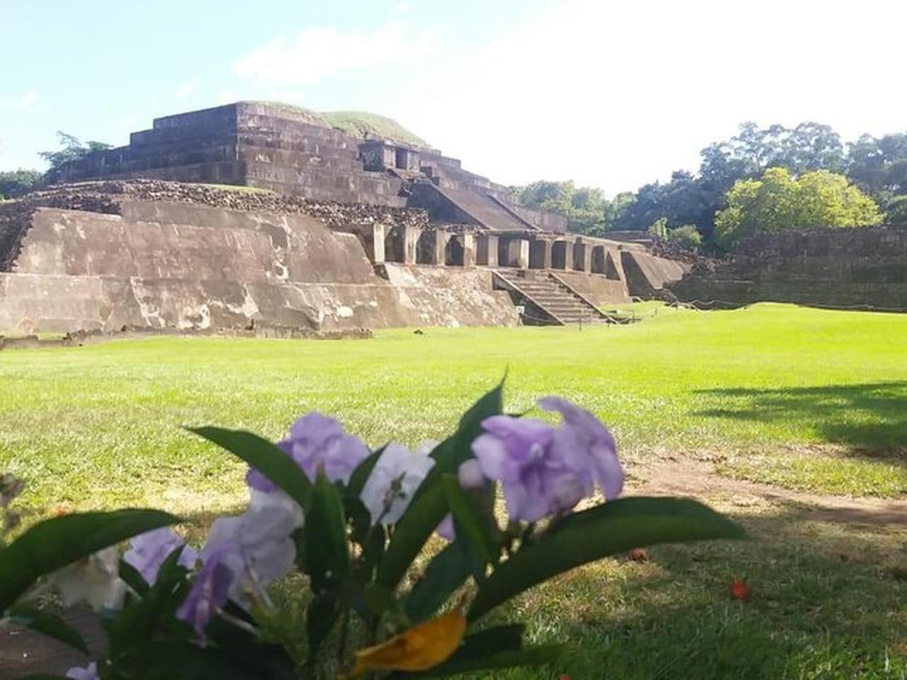 San Salvador: Volcanoes, Lake & Dual Mayan Ruins Private Day Tour