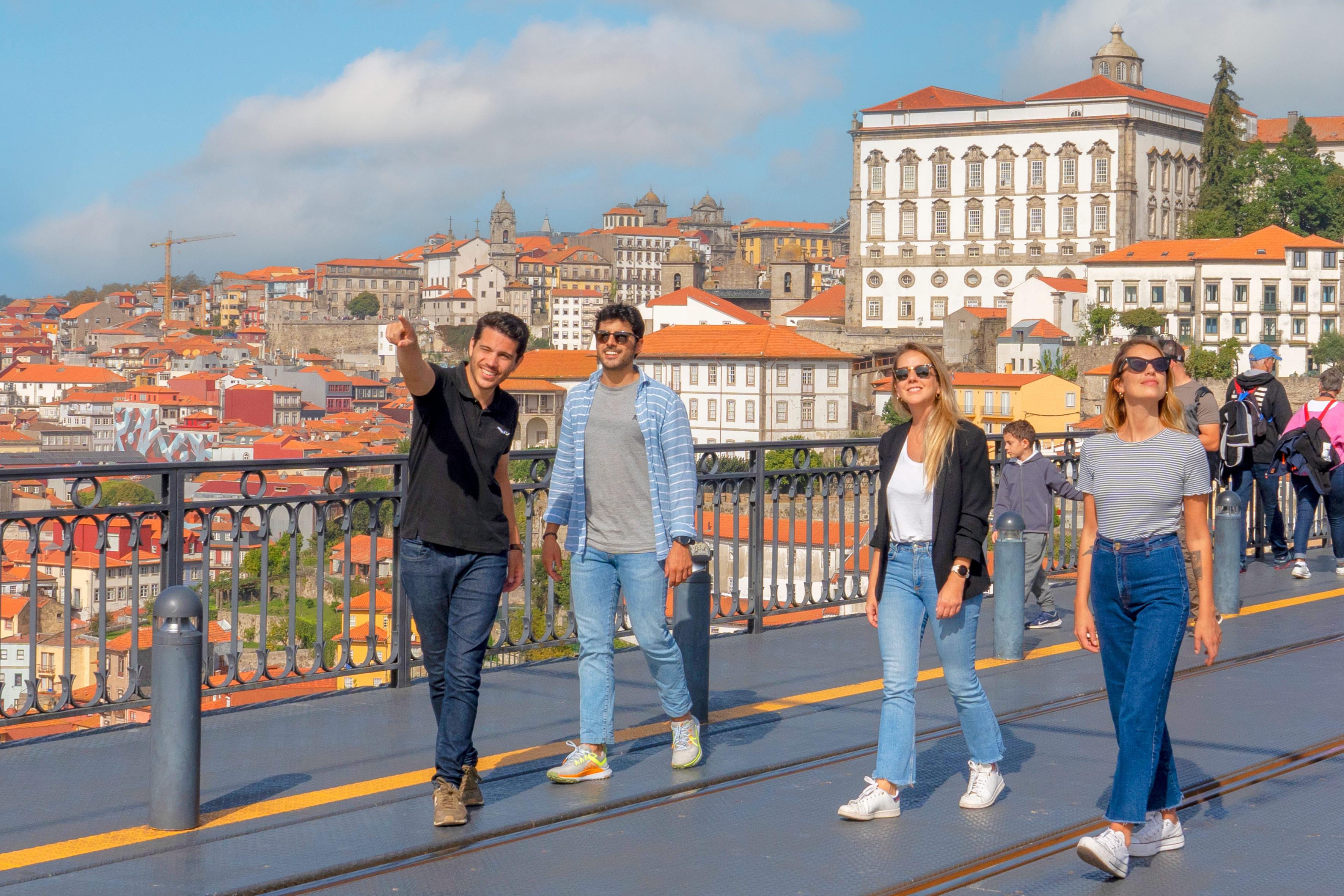 Lisbon to Porto, Óbidos & Nazaré: Full-Day Tour