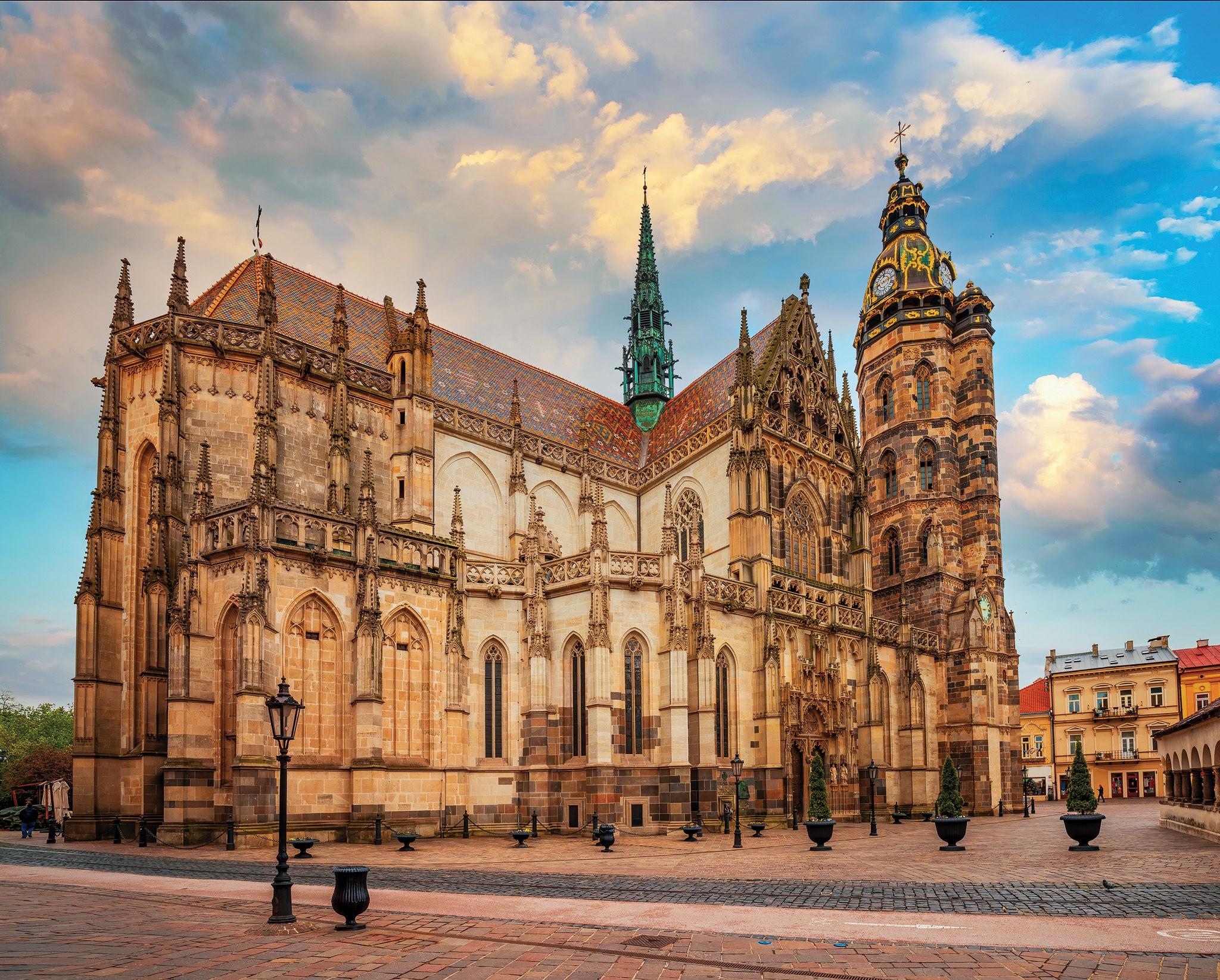 Košice Walking Tour & Tokaj Wine Experience