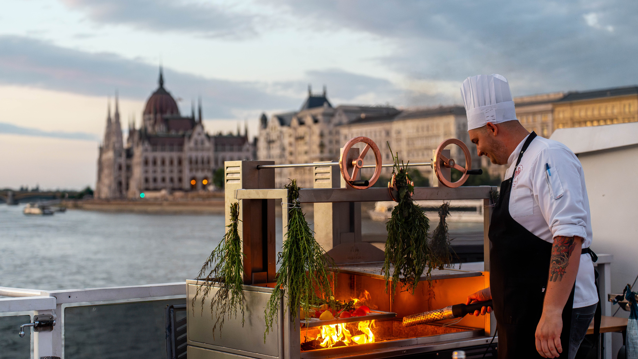 Budapest Dinner Cruise on the Danube — image 24