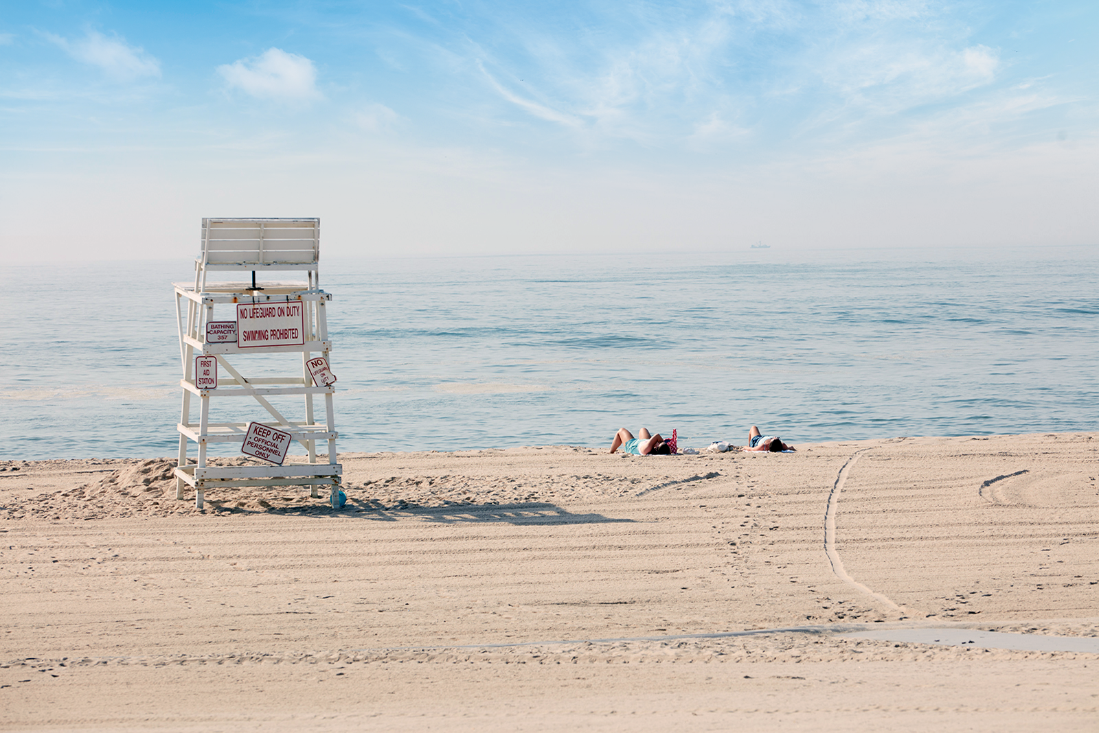 Hamptons & Sag Harbor Day Tour with Outlet Shopping
