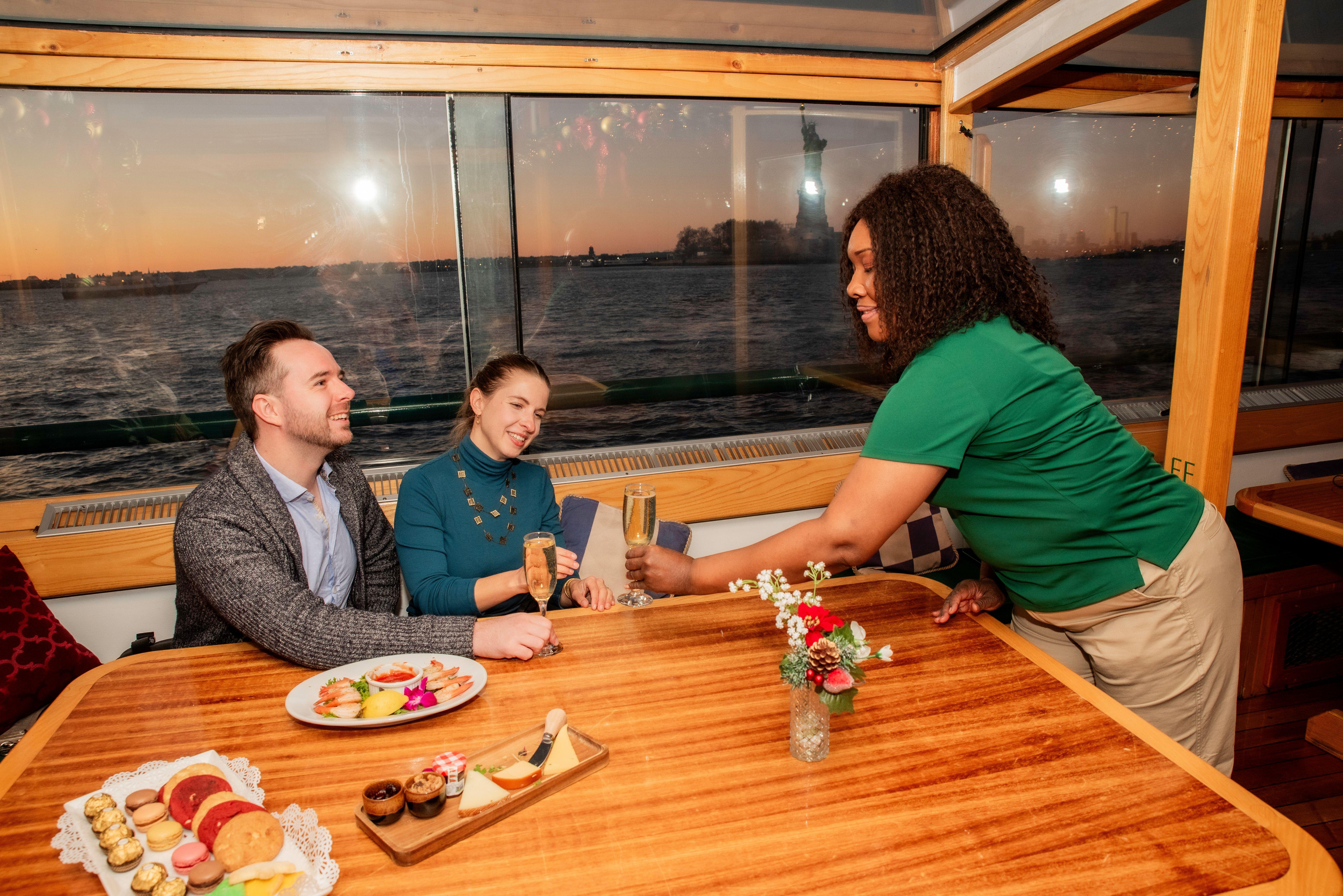 Holiday cruise in New York — image 16