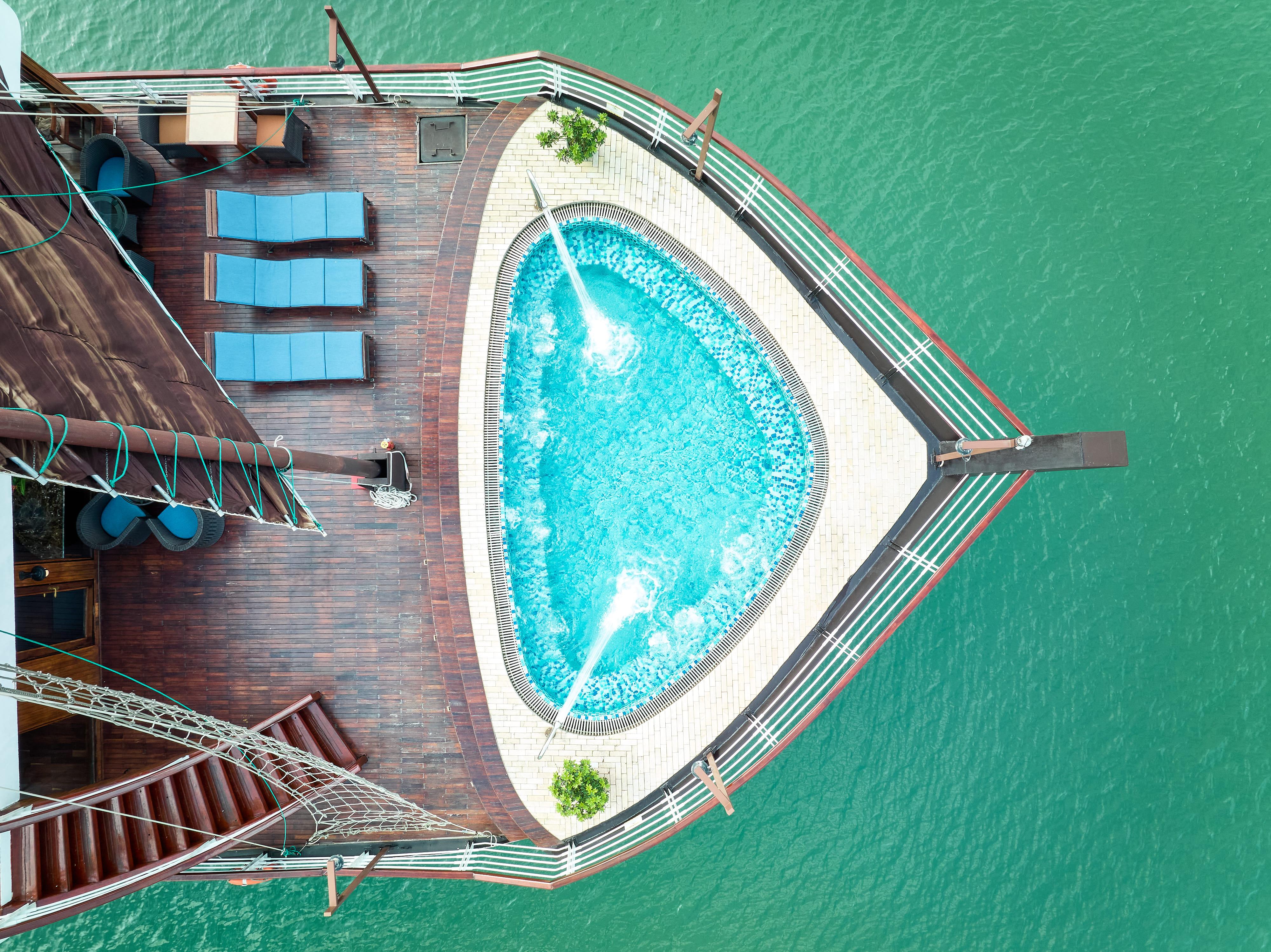 Ha Long & Lan Ha Bay 2-Day 5-Star Cruise with Free Transfer
