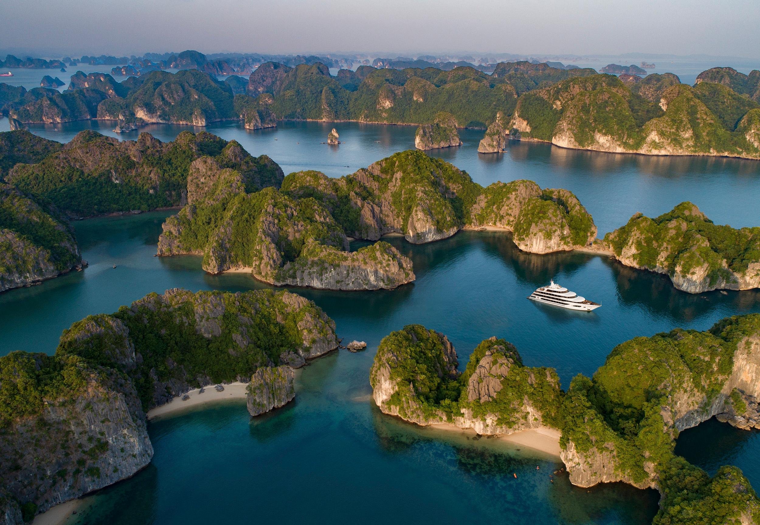 Ha Long & Lan Ha Bay 2-Day Cruise from Hanoi with All Meals