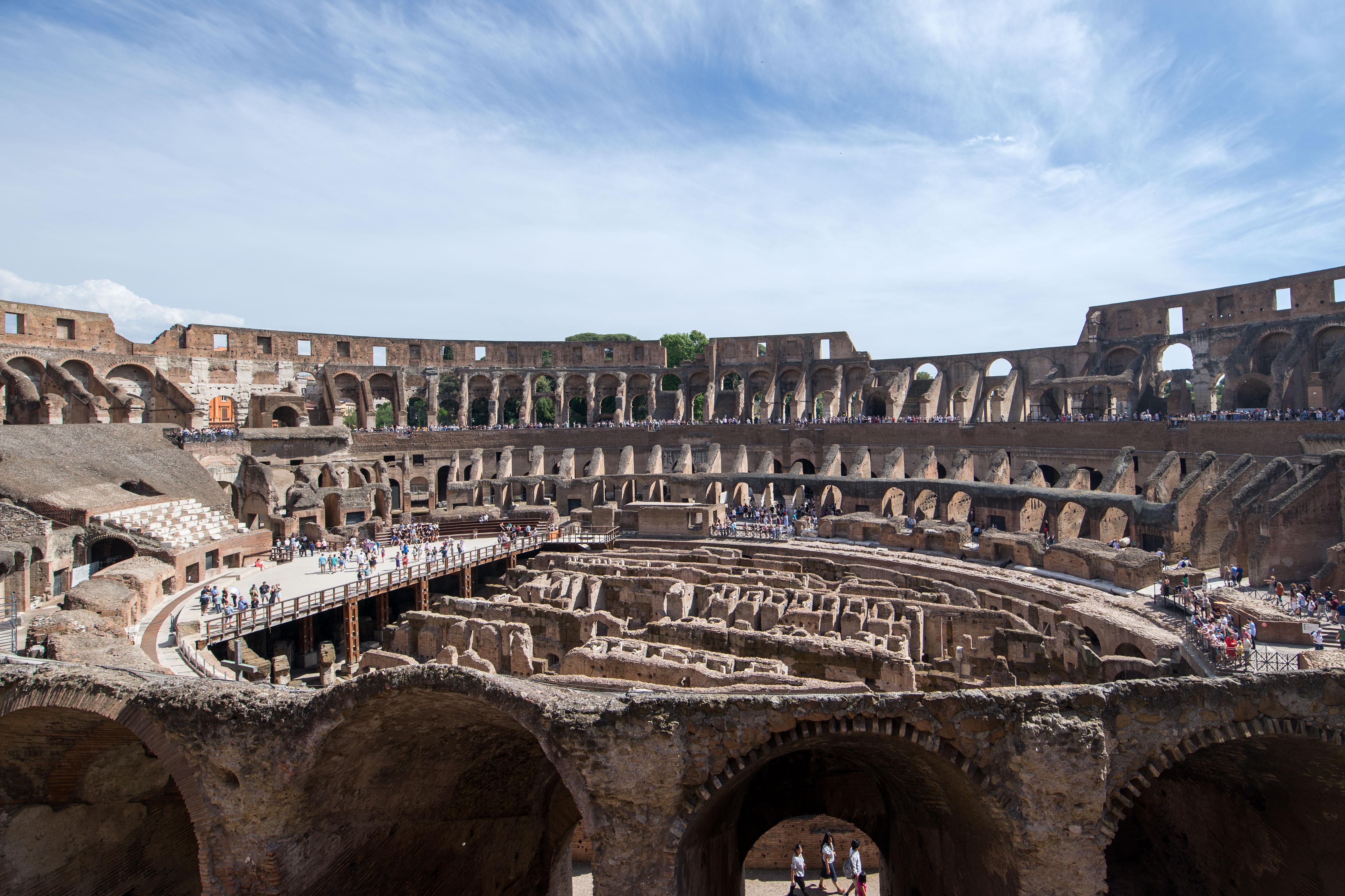 Private Archaeological Colosseum & Forum Tour
