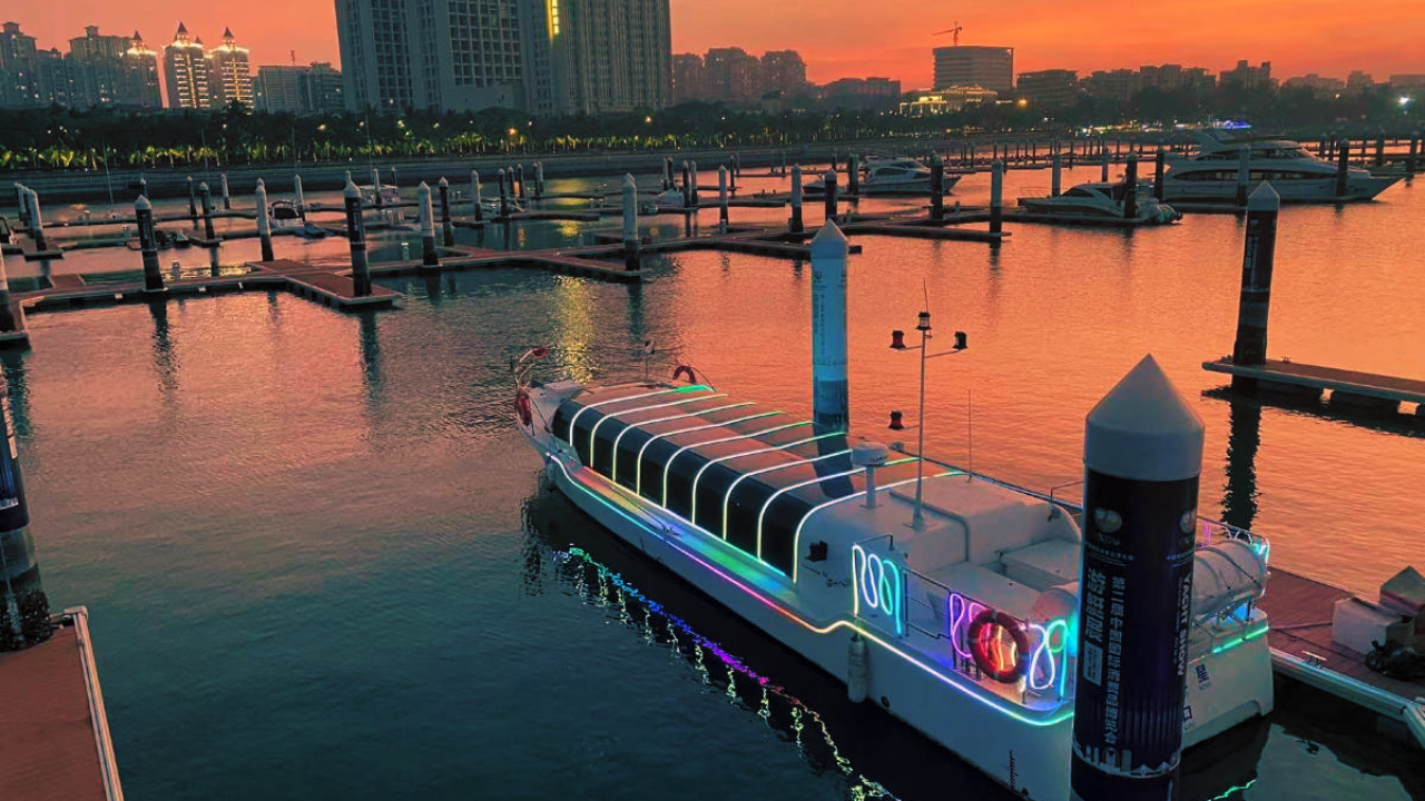 Nanhai Pearl Evening Cruise on Haikou Bay
