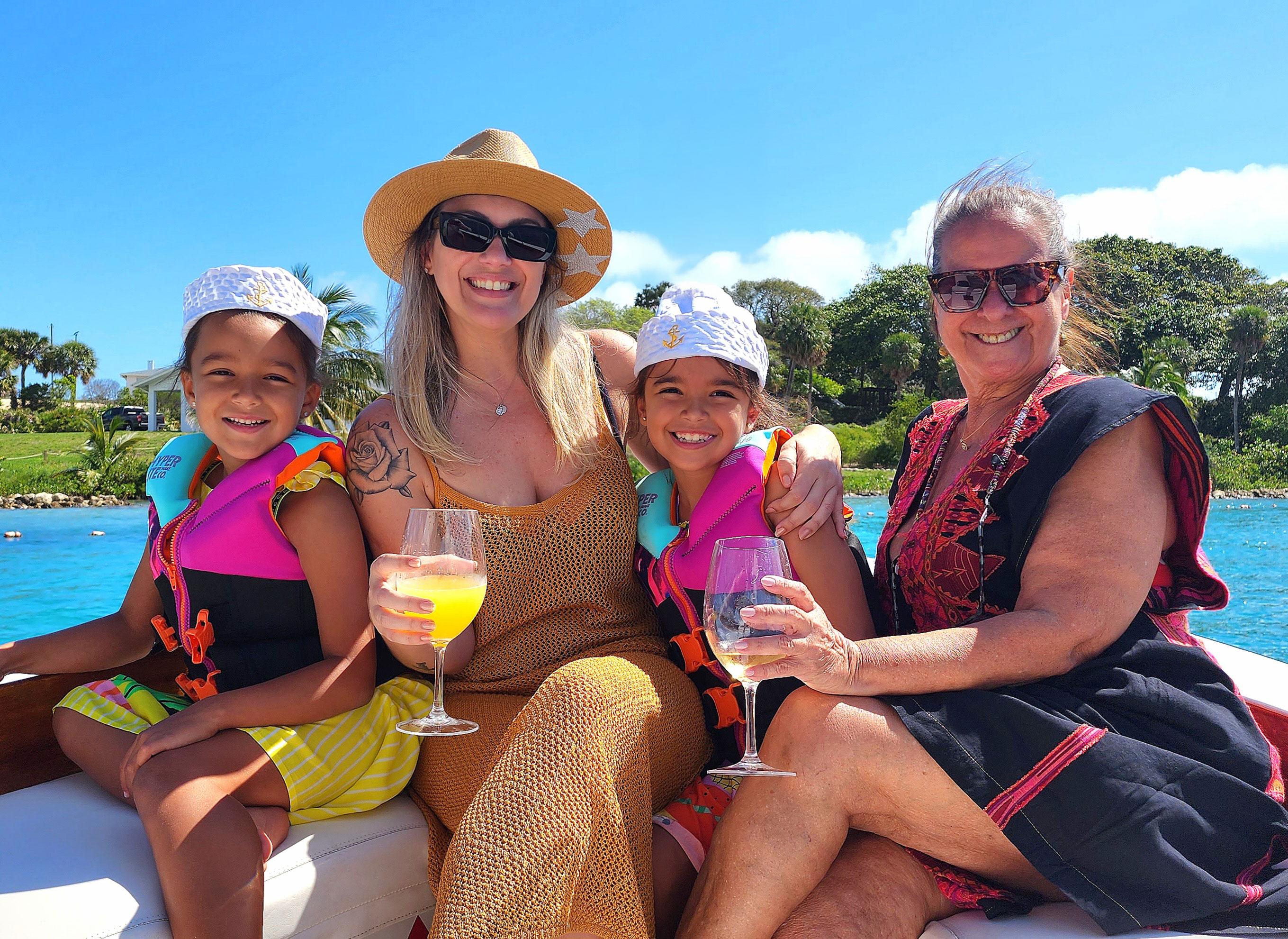 Narrated Celebrity Homes & History Boat Tour