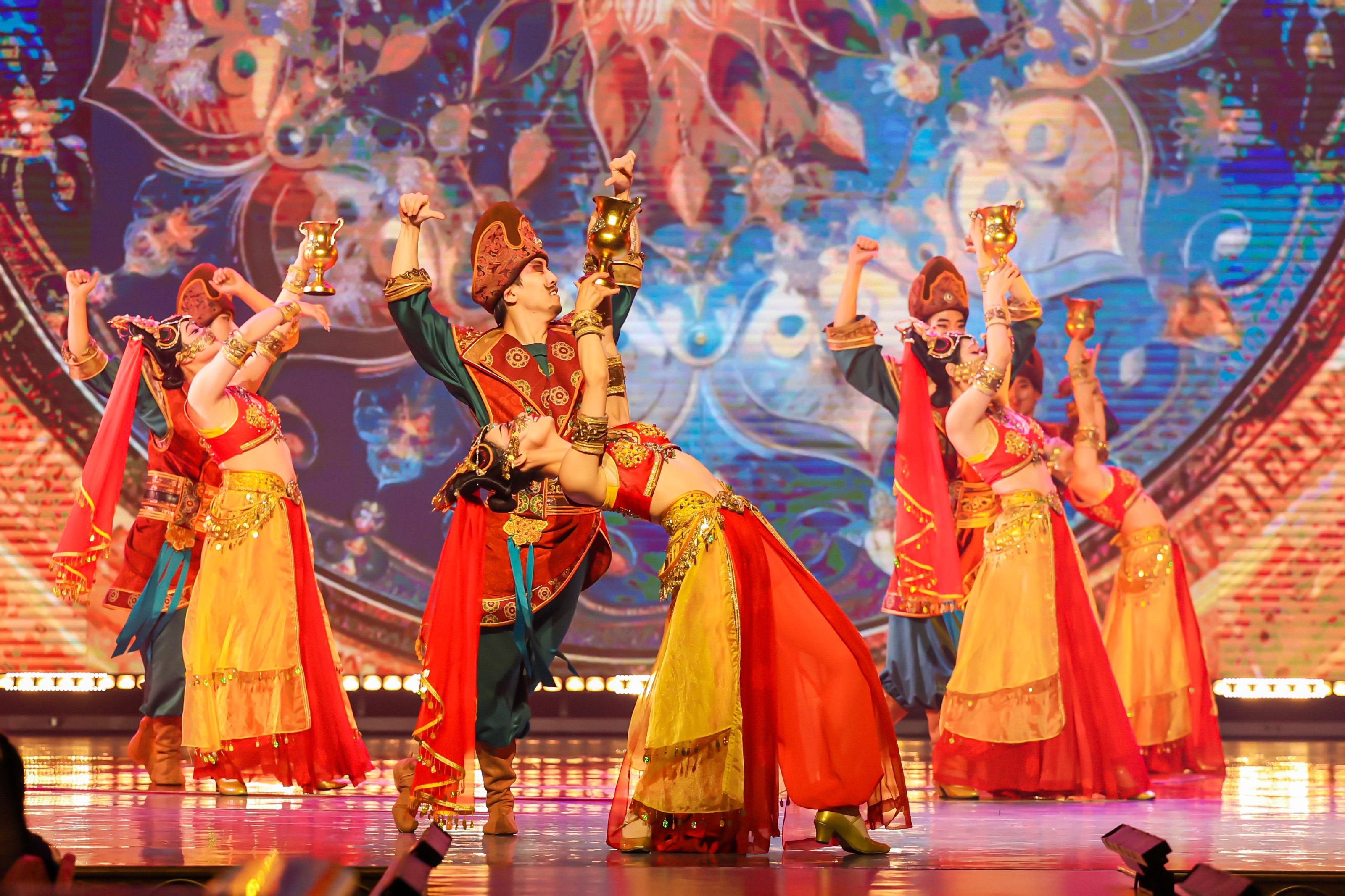 Tang Dynasty Evening Performance with Optional Dumpling Feast