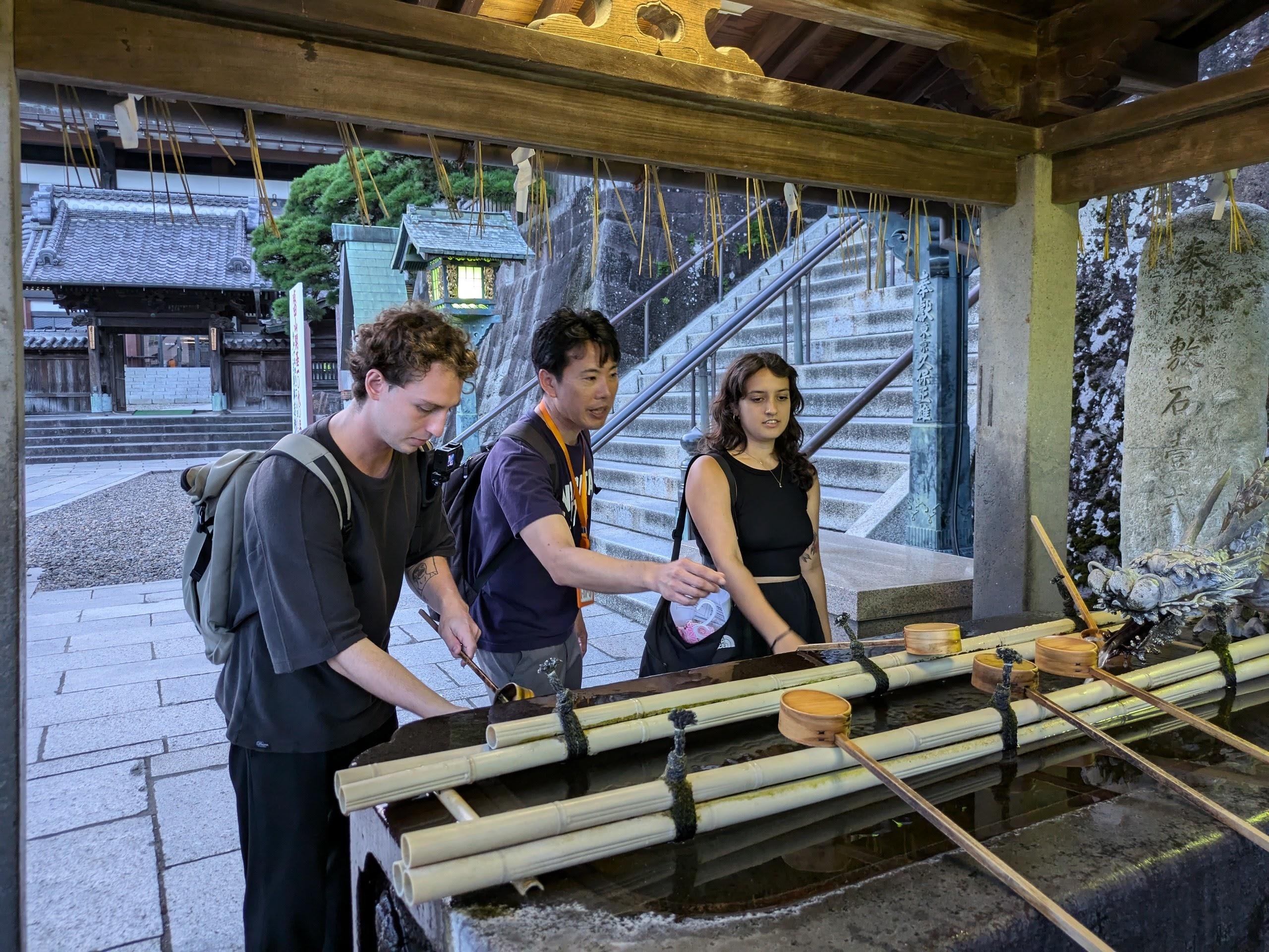 Narita Airport Layover: Private Guided Tour of Temple & Old Town