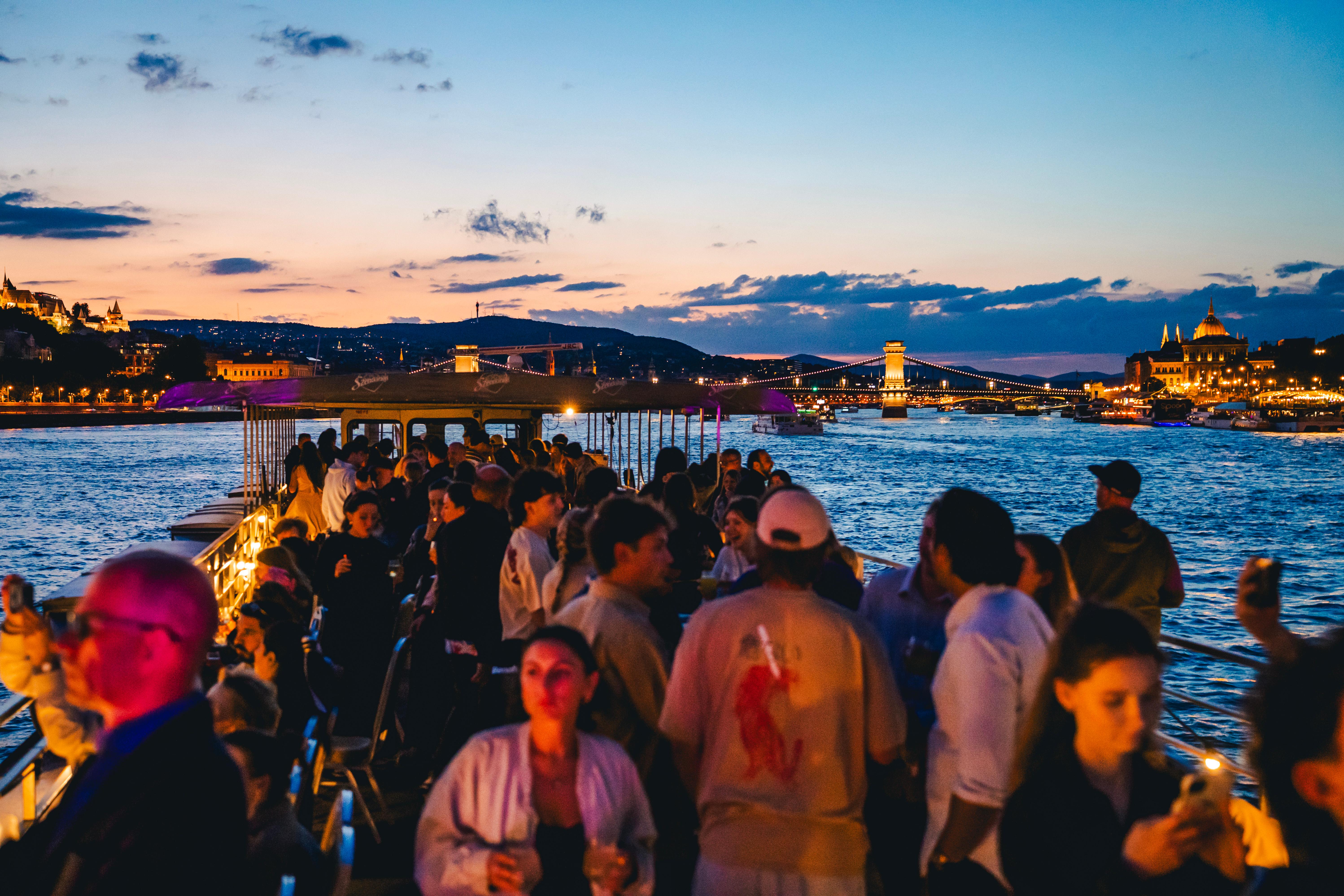 Budapest: Cruise Unlimited Aperol and Prosecco
