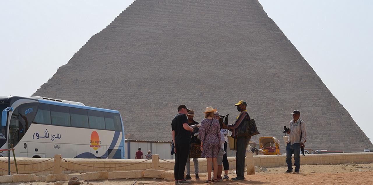 Cairo Day Trip from Sharm El Sheikh: Pyramids, Sphinx & Egyptian Museum