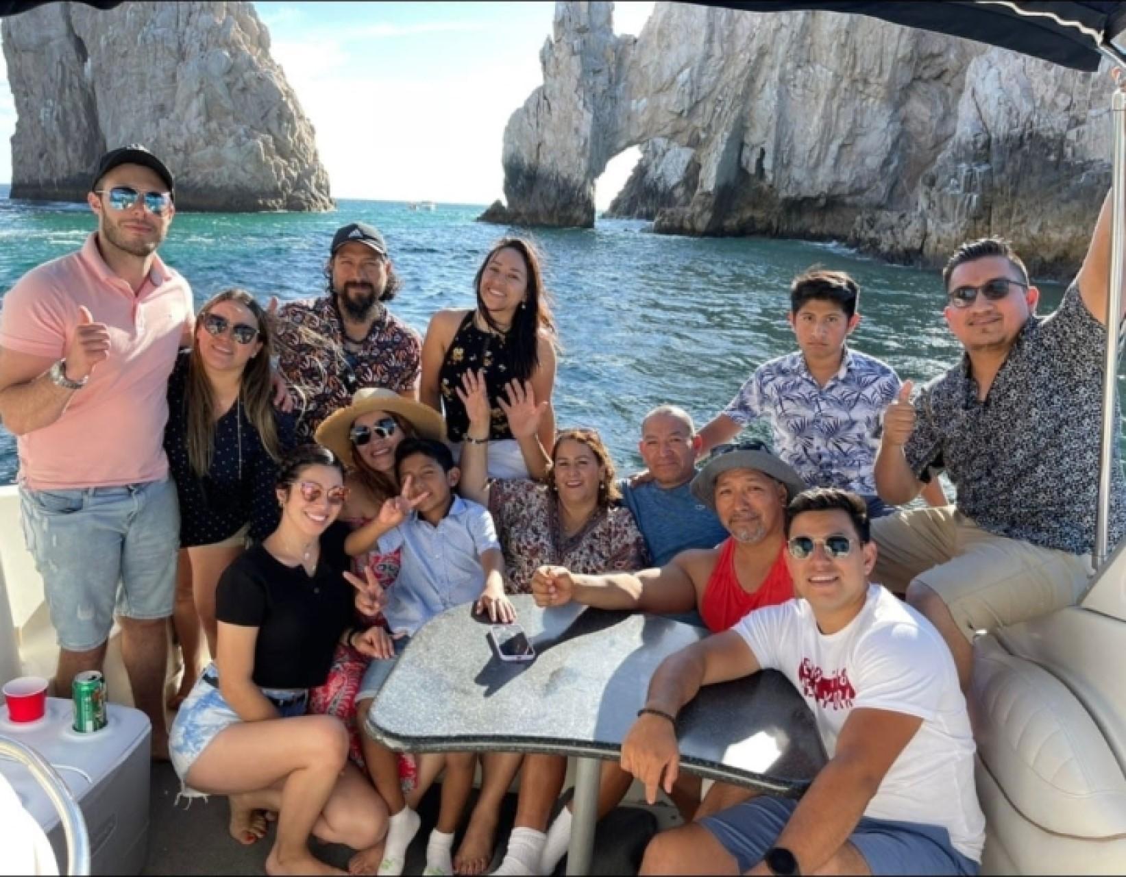 Cabo Private Yacht Experience: Arch, Snorkeling & Gourmet Bites