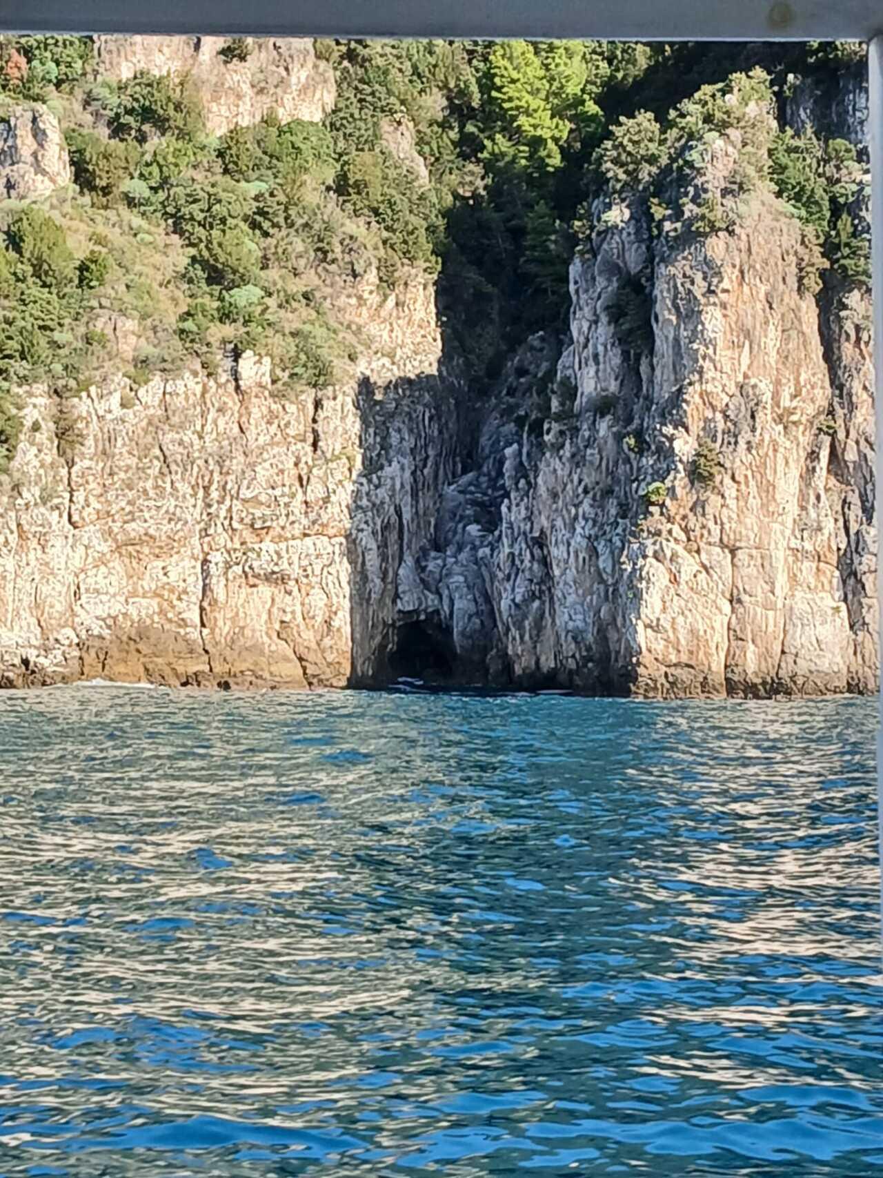 Amalfi Coast Boat Cruise from Salerno – Lunch, Aperitif & Swim Stops