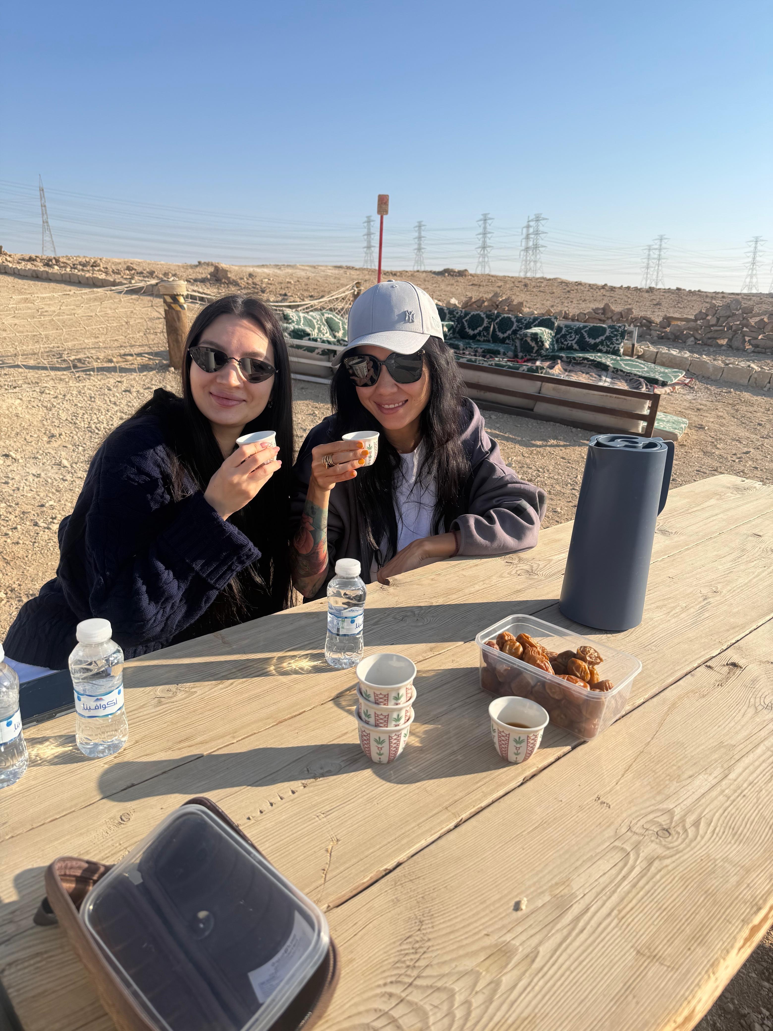 Riyadh VIP Private Tour: Edge of the World & Darb Al-Manjoor