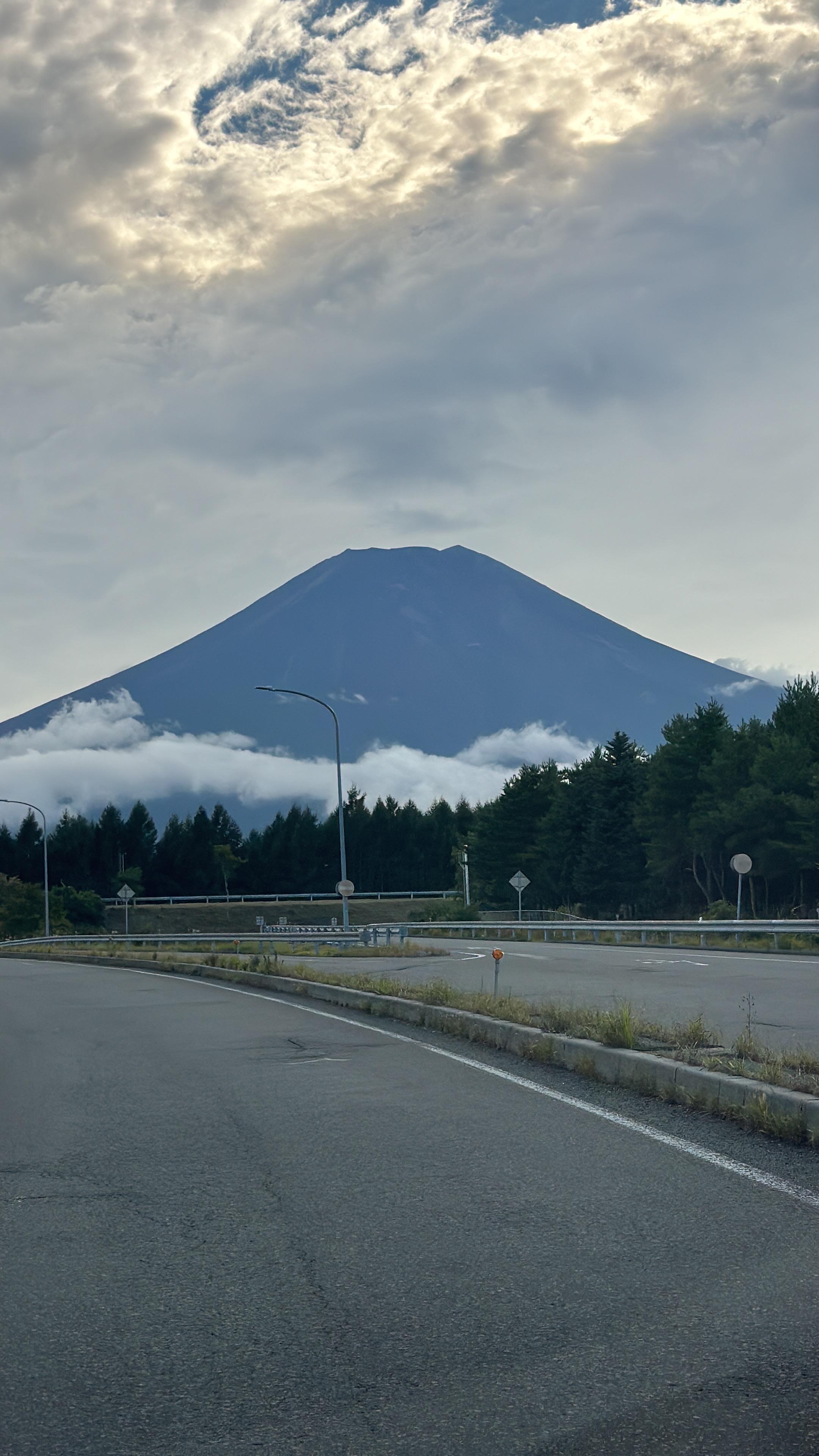 Tokyo to Mt. Fuji & Hakone: Private Full-Day Tour with English Driver