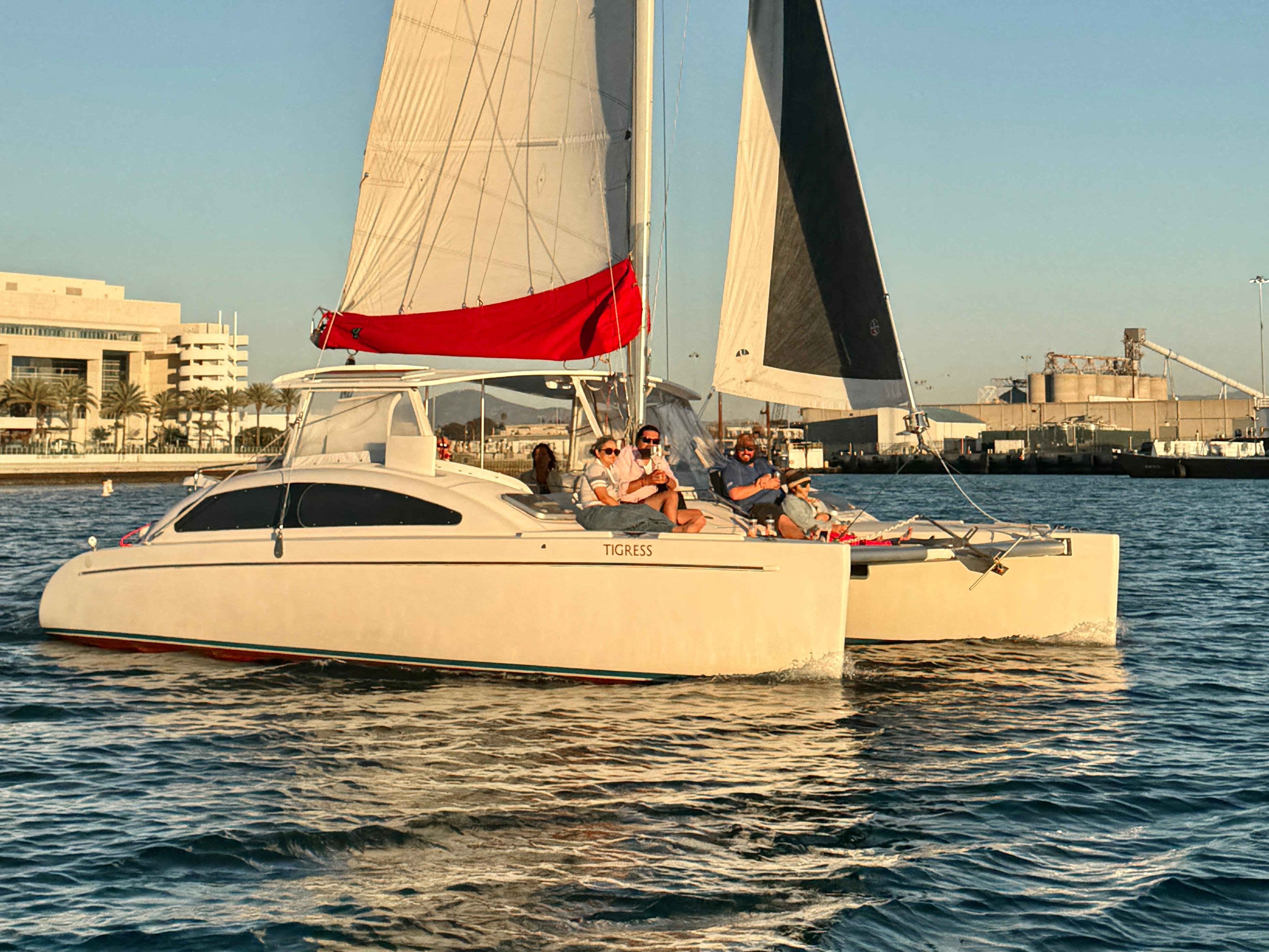 San Diego Bay Catamaran Cruise with Drinks