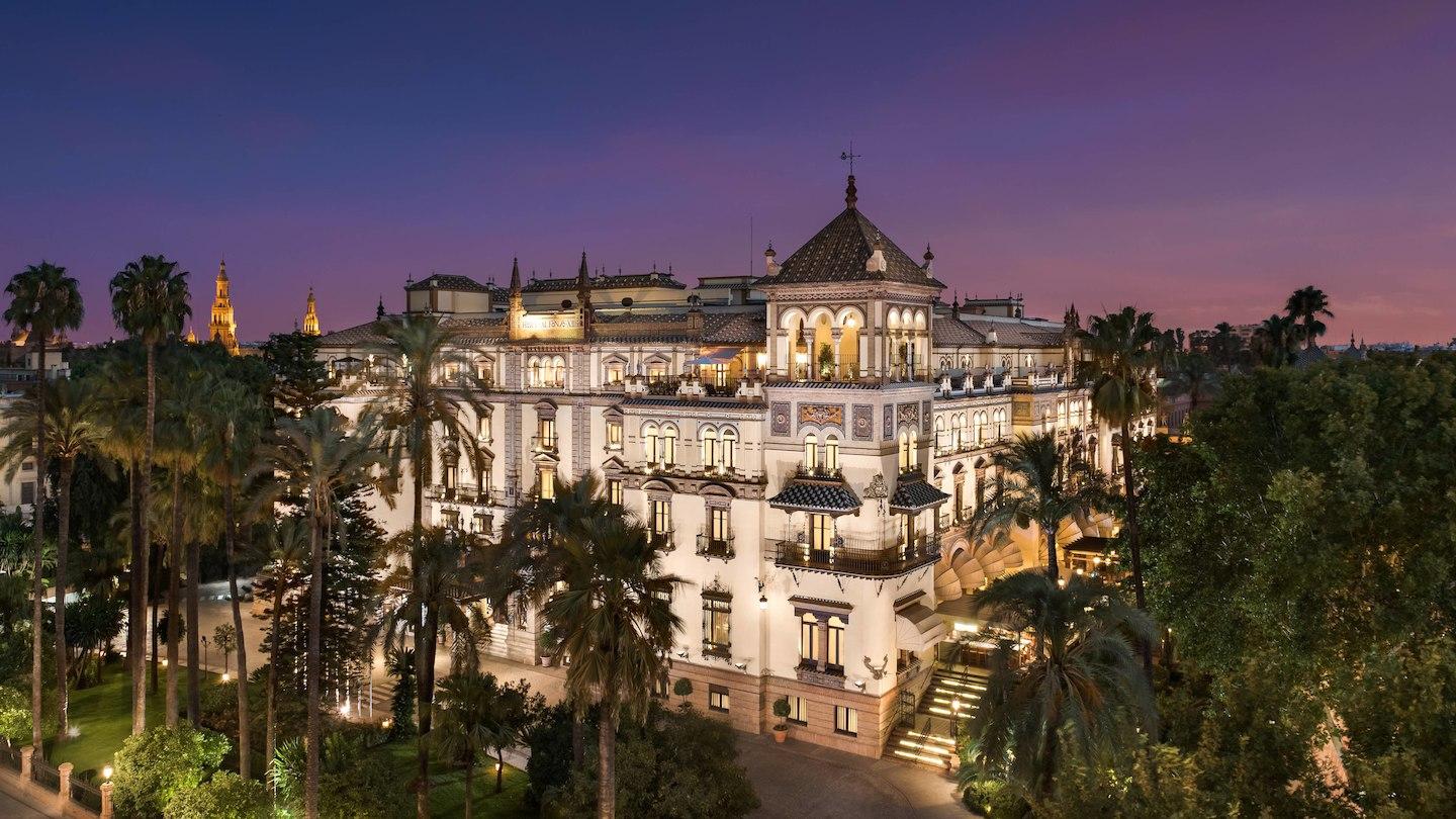 Seville Nocturnal Discovery: Historic Center & Riverside Walk