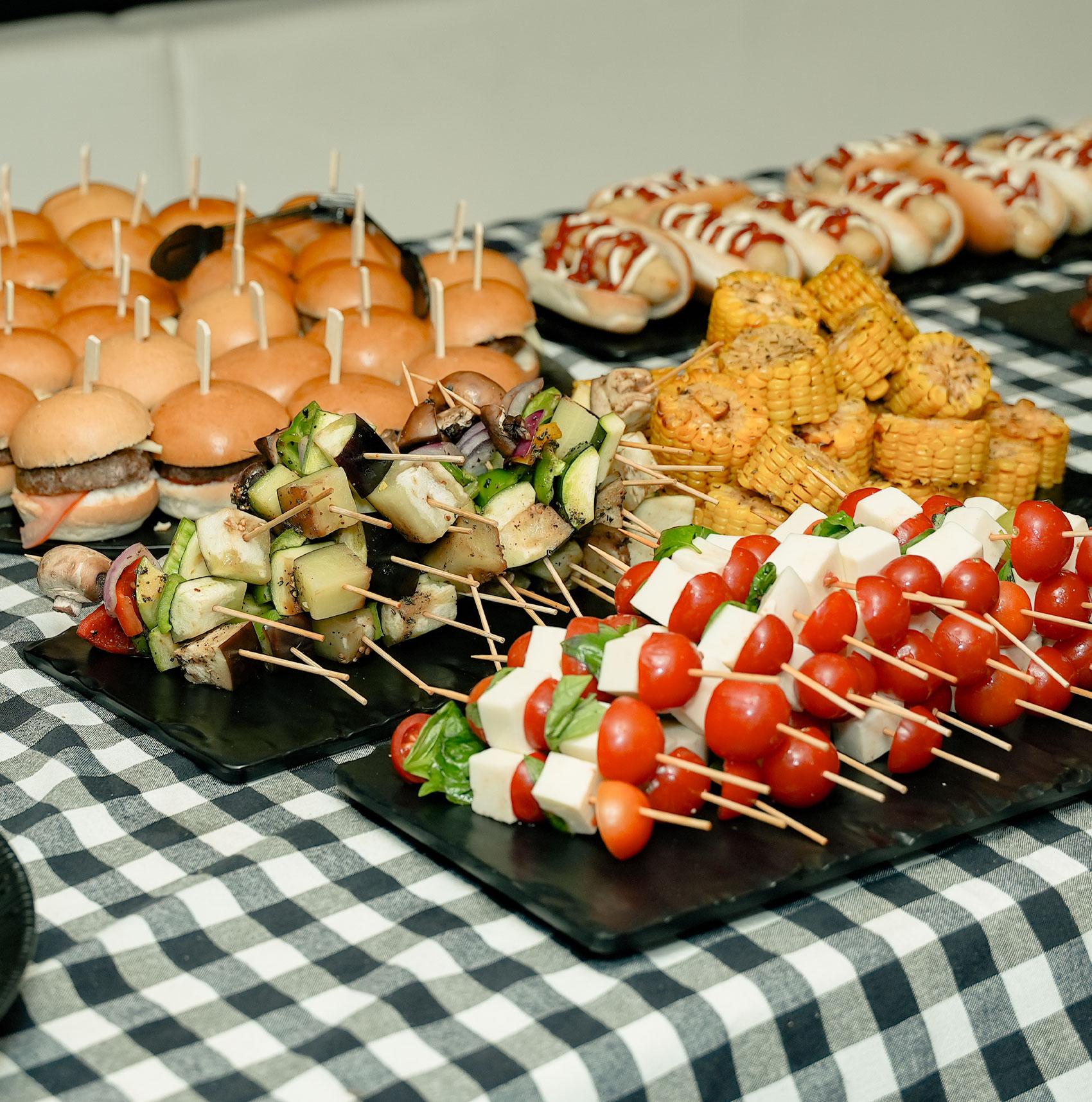Dubai Marina Luxury Yacht Party – BBQ, Open Bar & Live DJ