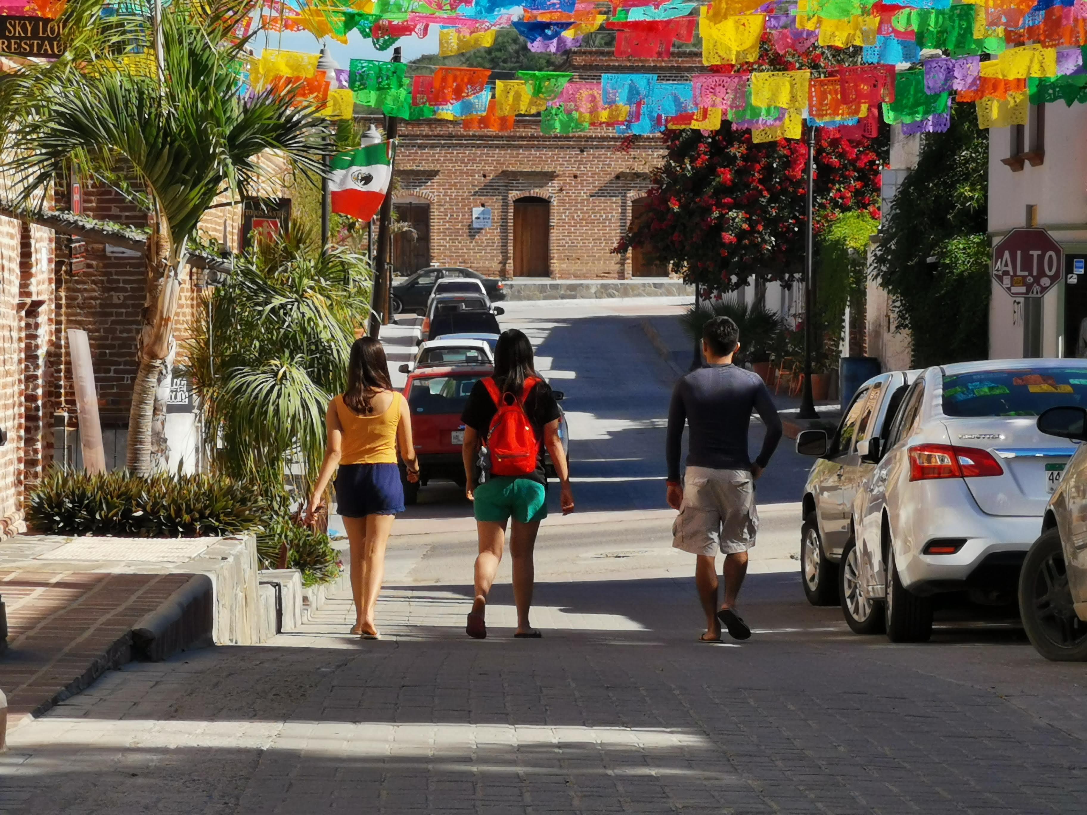 Cabo to La Paz Private Day Tour: Todos Santos, Balandra Beach & Cerritos Sunset