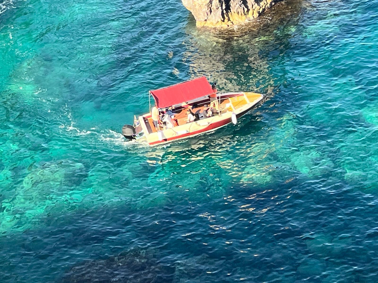 Ortigia Syracuse Sicily boat tour sea caves and coastline — image 31