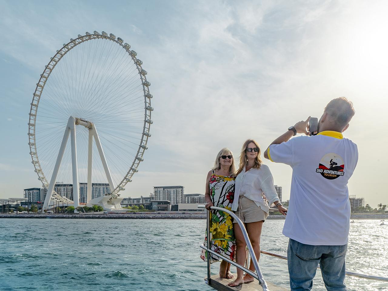 Dubai: Palm Tower Observation Deck & Afternoon Yacht Cruise