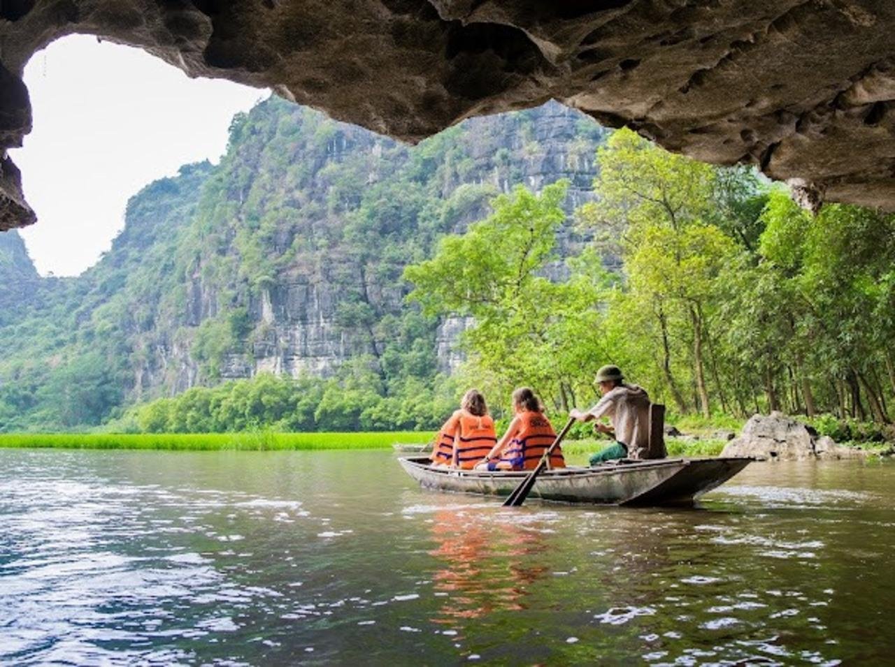 Ninh Binh Private Army Jeep: Trang An, Mua Cave & Bich Dong