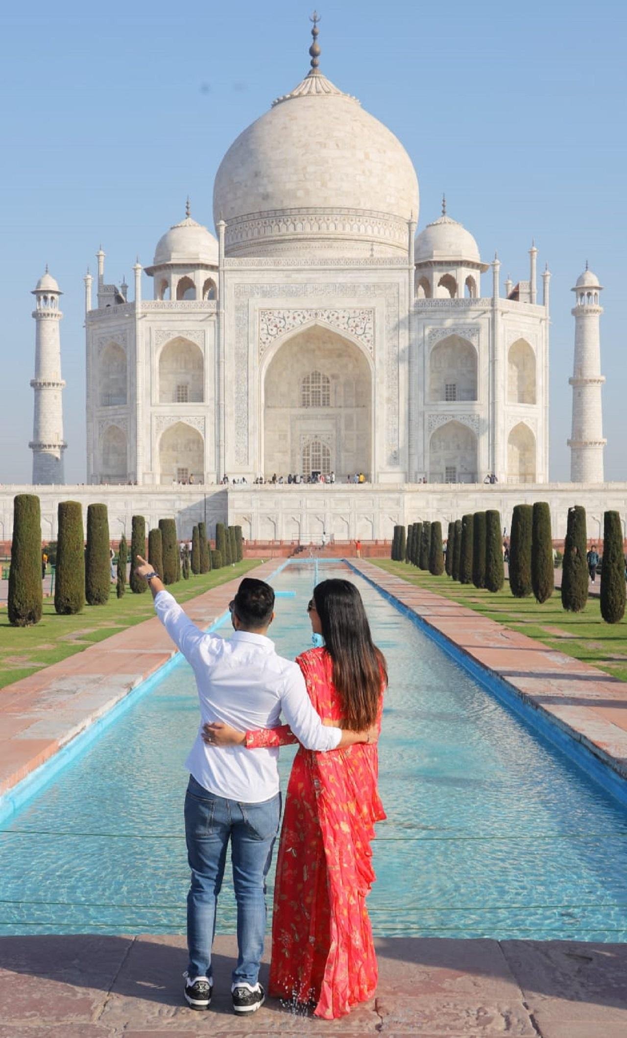 Taj Mahal Professional Photoshoot & Guided Tour