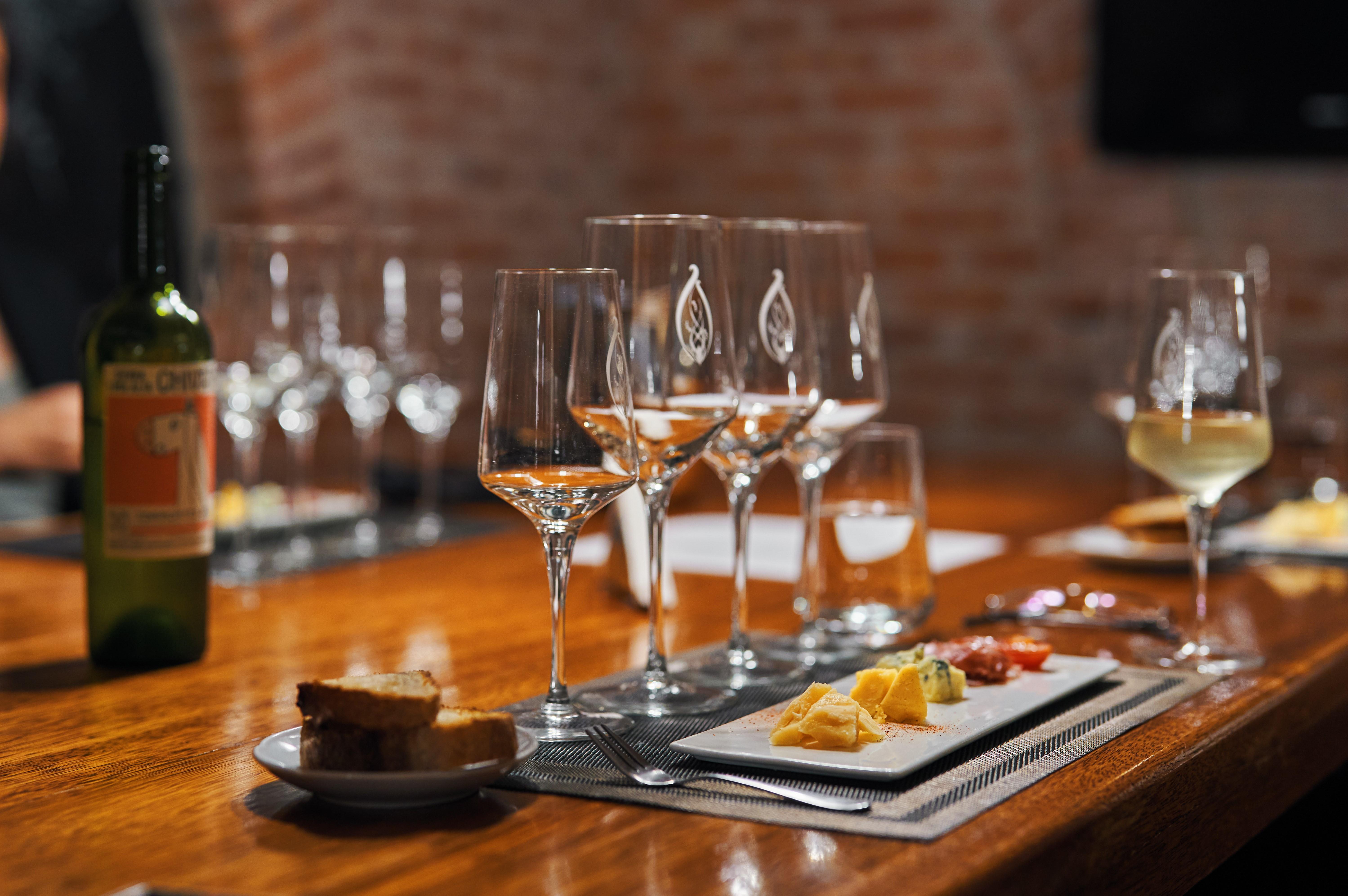 Small-Group Wine Tasting in Palermo Soho