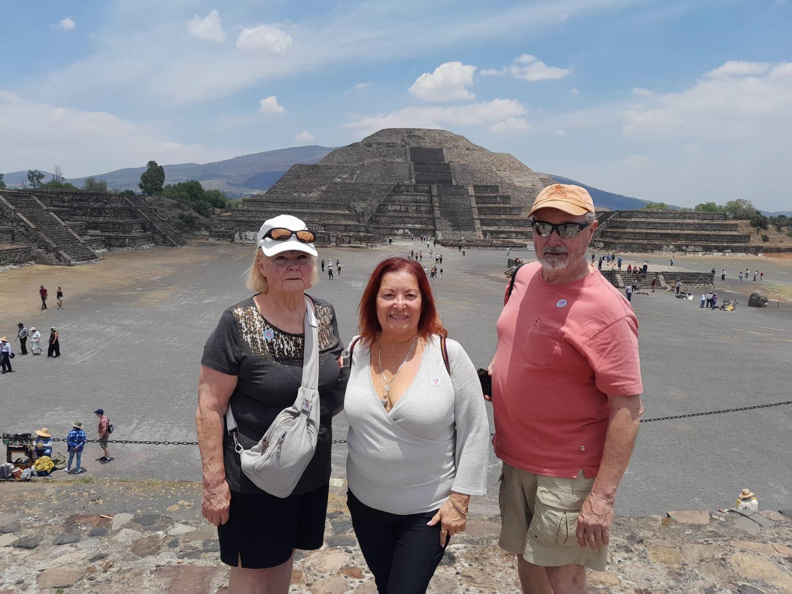 Private Teotihuacan & Basilica of Guadalupe Tour with Lunch
